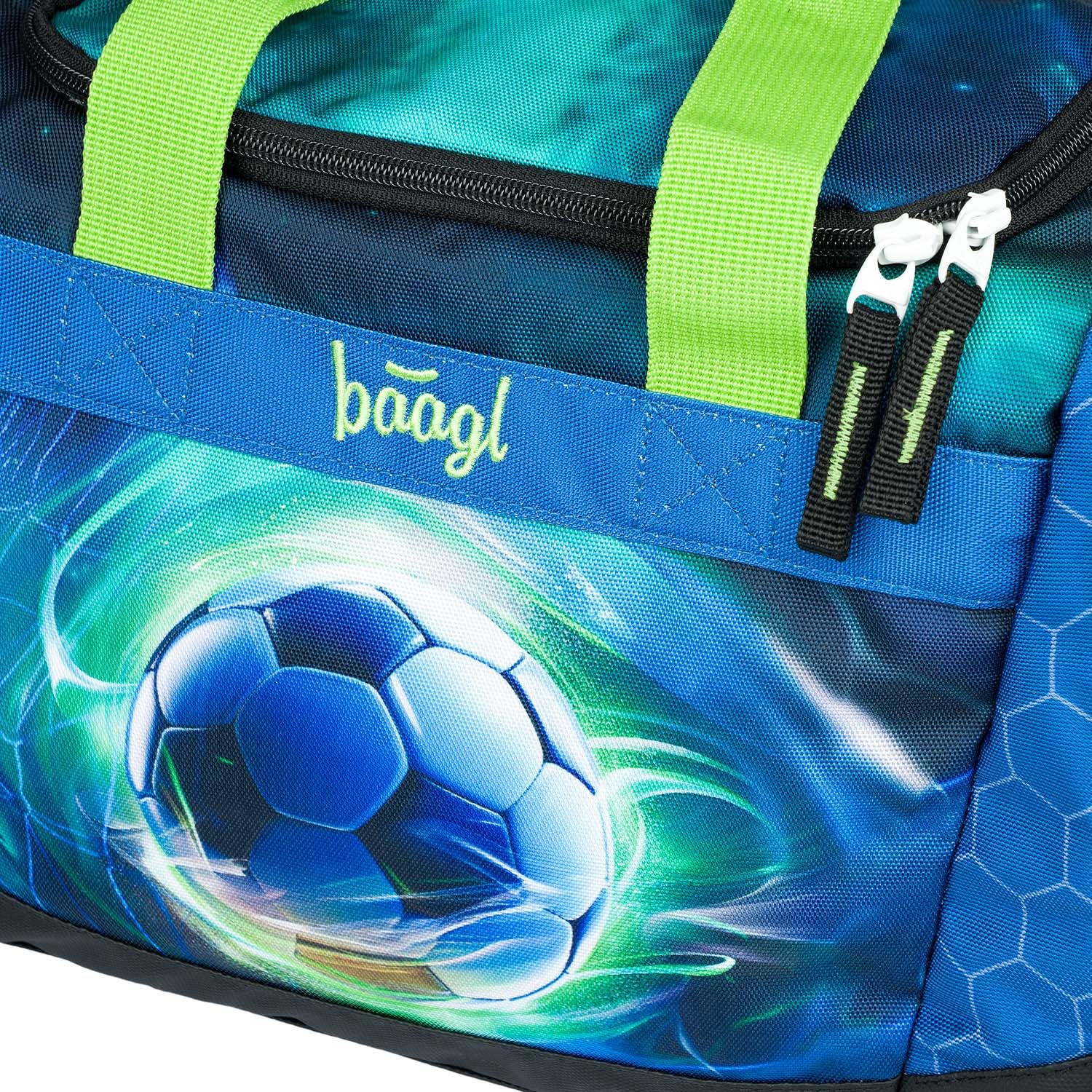 Baagl Sporttasche für Jungen, Reisetasche für Kinder, Schwimmtasche Kompakt und Robust für Sport, Schule und Reisen (Fußball Ball)