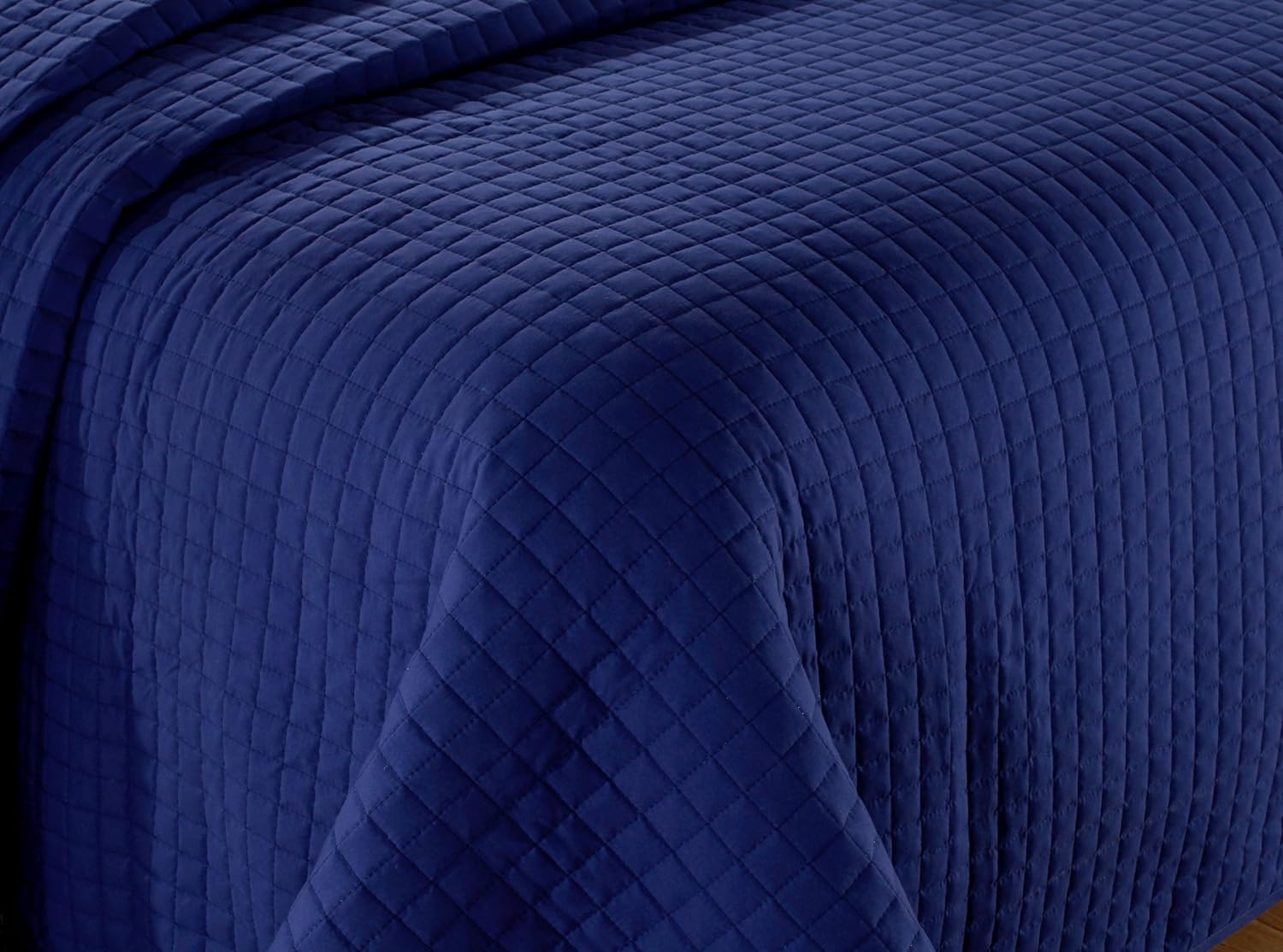 Navy Solid Color Quilt 86"L-68"W, 1 Shams 20"L-26"W (inner 19"-25"). Hypoallergenic, Finely Stitched, All Season, Coverlet， Bed-cover, Washable， Durable.