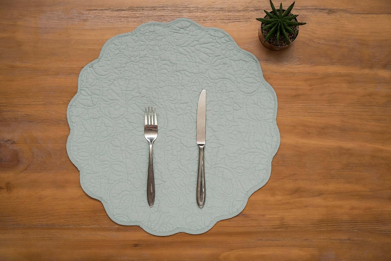 C&F Home Christiana Breeze Reversible Machine Washable Round Quilt Placemats Set of 6 17" x 17" Blue