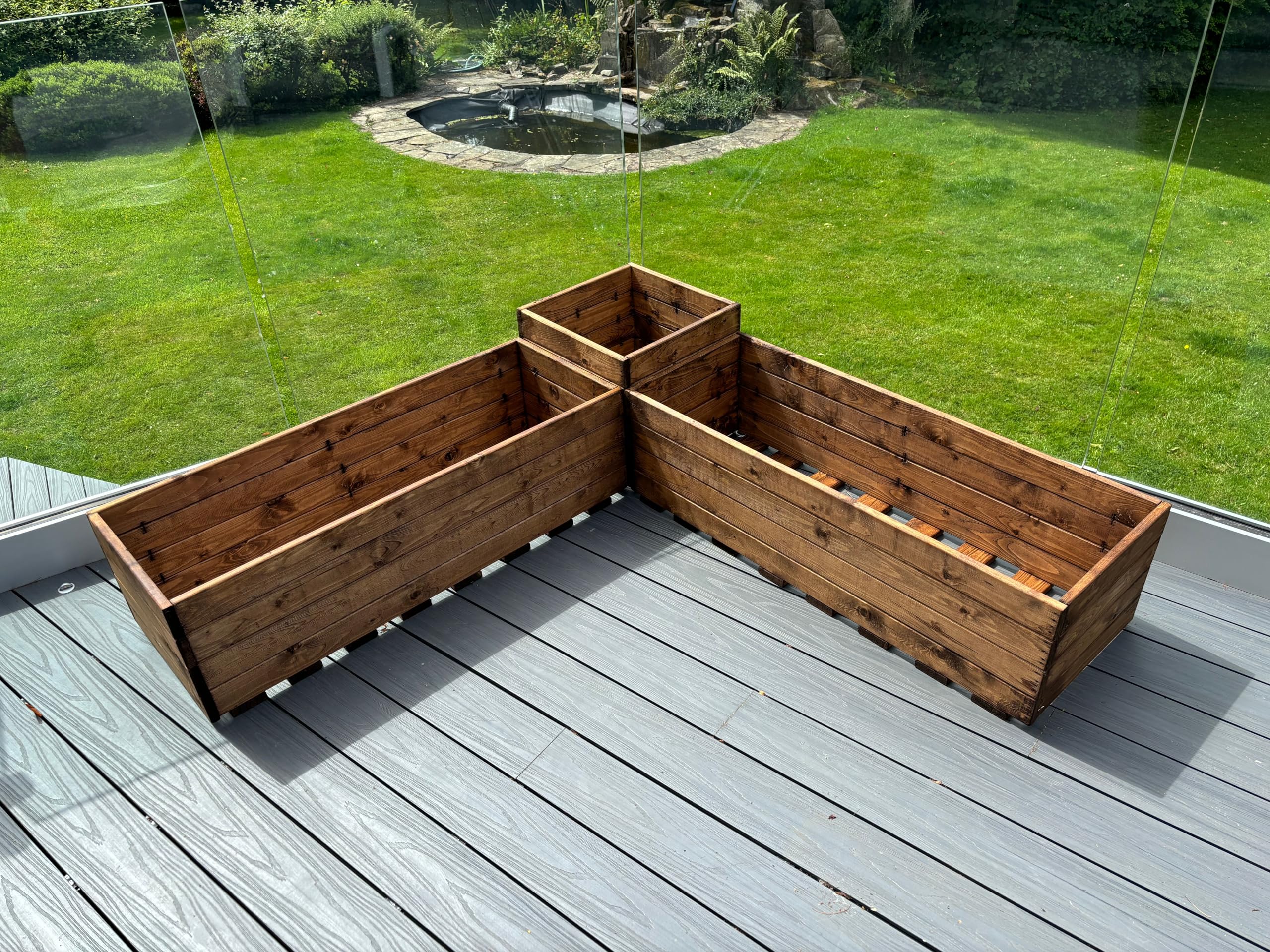 Charles Taylor - Corner Planter Set - FSC Certified Wood