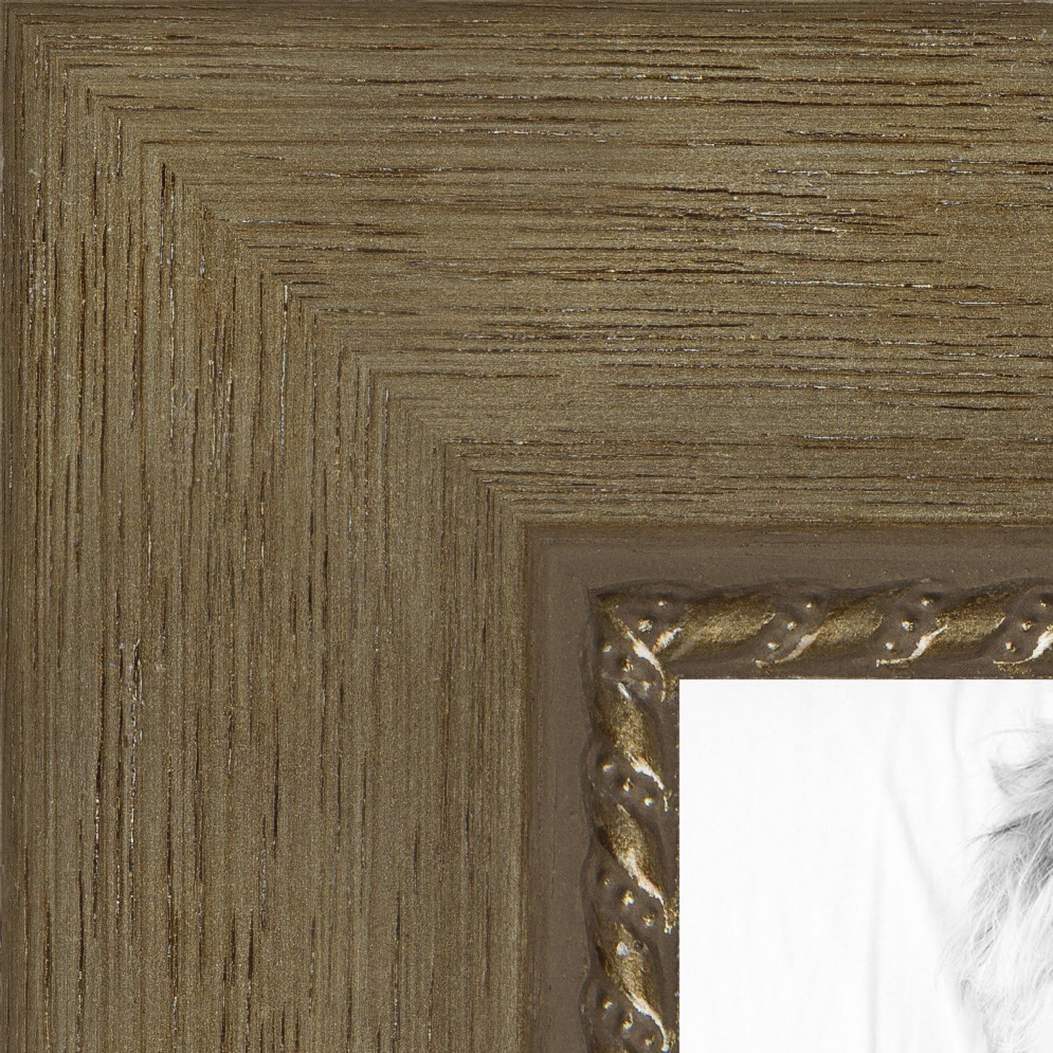 ArtToFrames 5x7 inch Metallic Gold with Ornate Detail Wood Picture Frame, WOMTM310-333-5x7