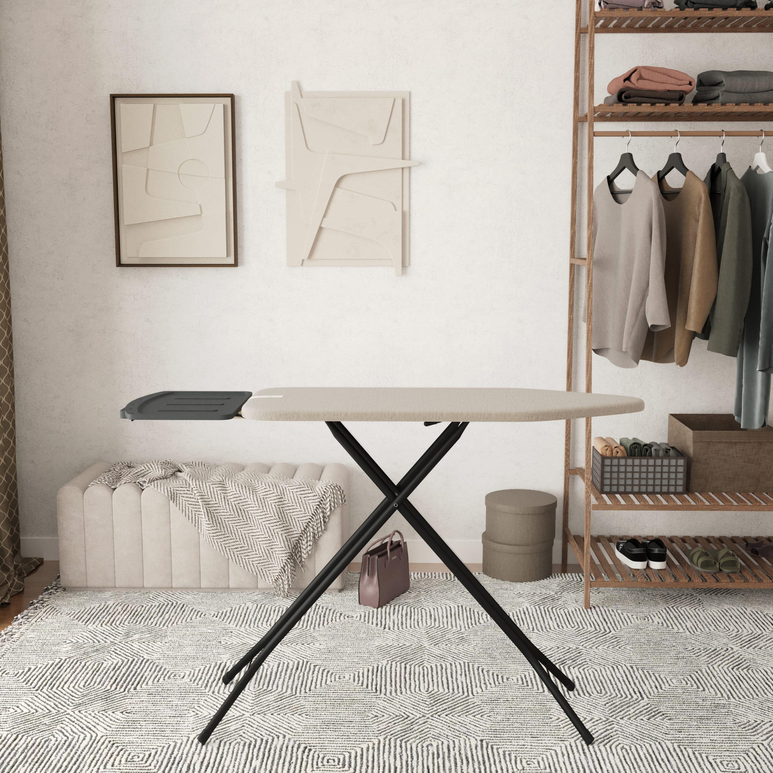 bügelbrett – Extra breites Bügelbrett für Dampfgenerator – 124x44 cm – Robust und stabil – Höhenverstellbar – Luxuriöses Bügelerlebnis – Farbe: Dust Beige