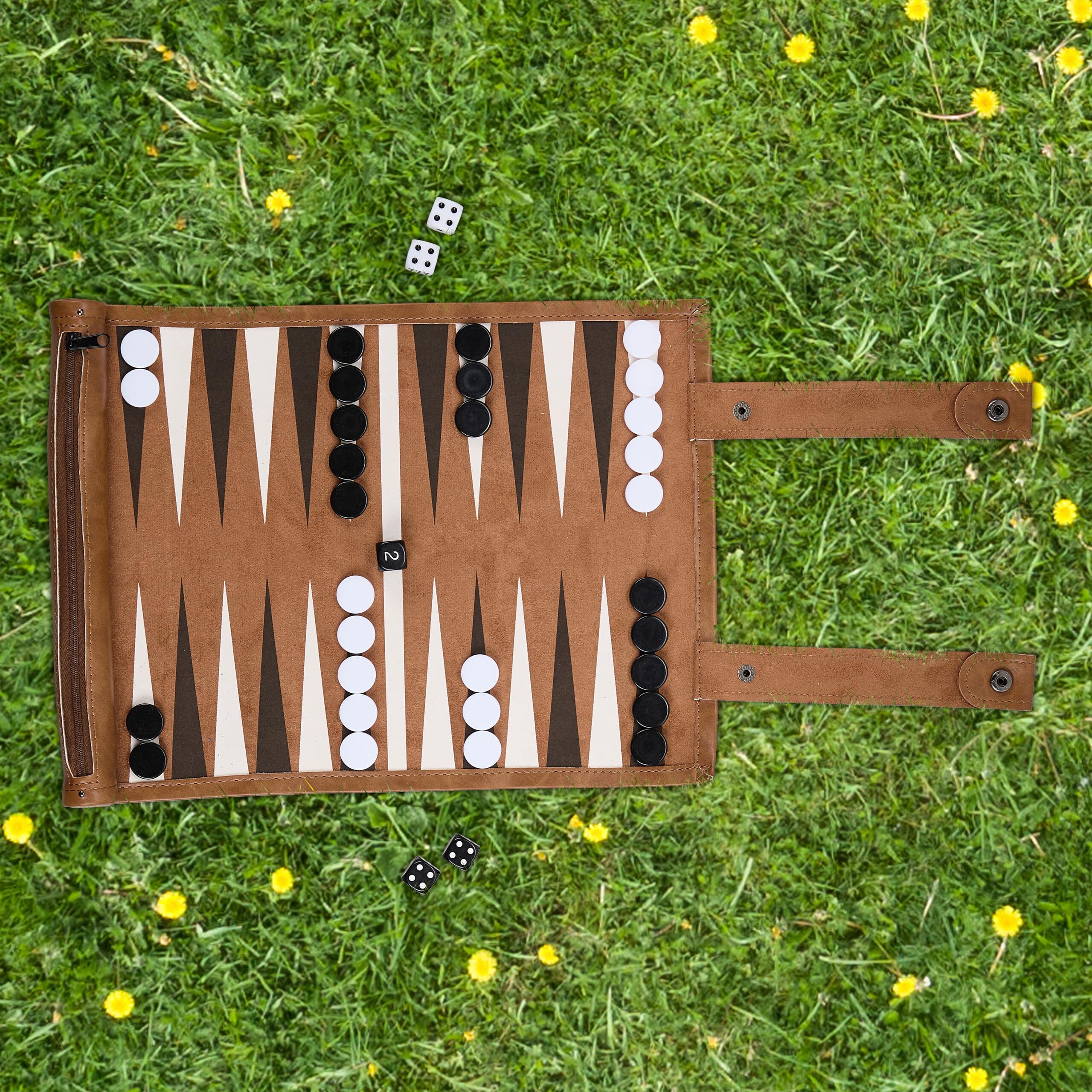 Relaxdays Backgammon da Viaggio, Campo da Gioco LxP: 32 x 26 cm, Arrotolabile, con Pedine e Dadi, Aspetto Pelle, Marrone