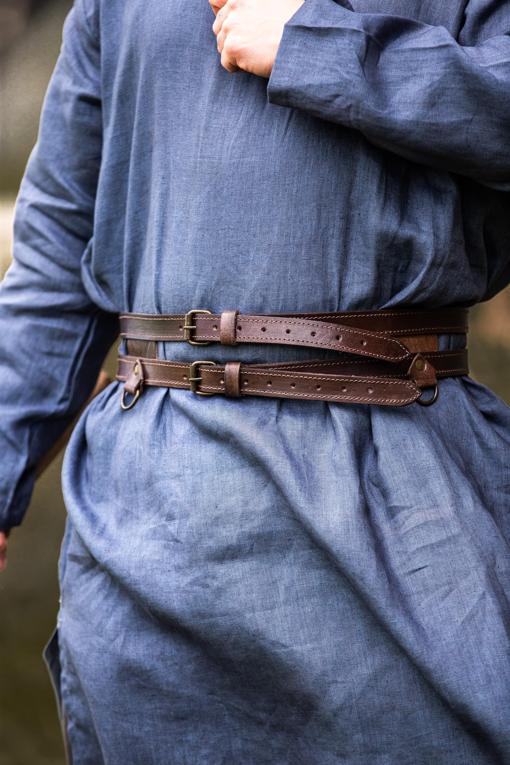 Leonardo Carbone® Unisex Wikinger Leder Doppelgürtel Ubbe - Ledergürtel Herren, Wikinger Kleidung Herren, Gürtel Damen, LARP-Kleidung, Karneval, Cosplay, Hobbit Kostüm - 100% Echtleder Dunkelbraun