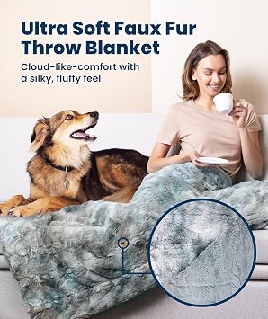 Everlasting Comfort Soft & Comfortable Arctic Blue Faux Fur Throw Blanket for Couch - (50x65) Minky & Fluffy Fall Blankets & Throws, Plush Fuzzy Cover for Bed, Sofa & Living Room - Cozy Home Decor