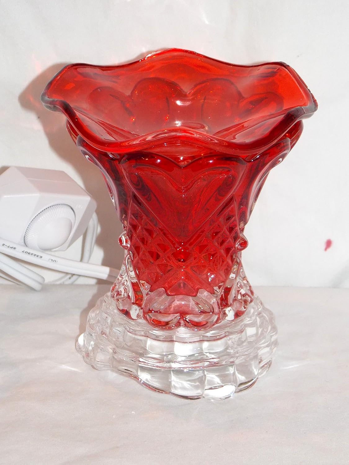 New Electric Heart Design Red Color Ornate Glass Fragrance