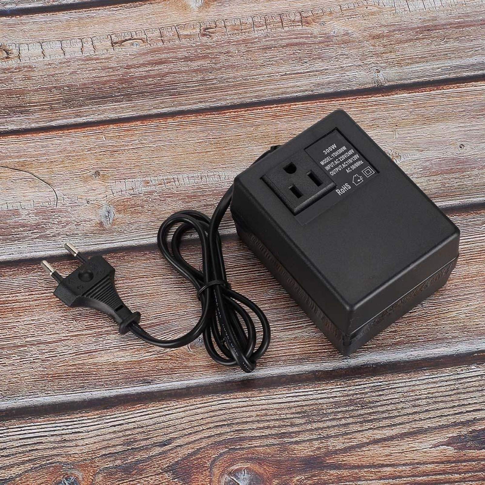 Adattatore Trasformatore di Alimentazione 300 W Convertitore Tensione CA 220 V a 110 V con Spina Europea EU Plug per Viaggi e Dispositivi Elettronici