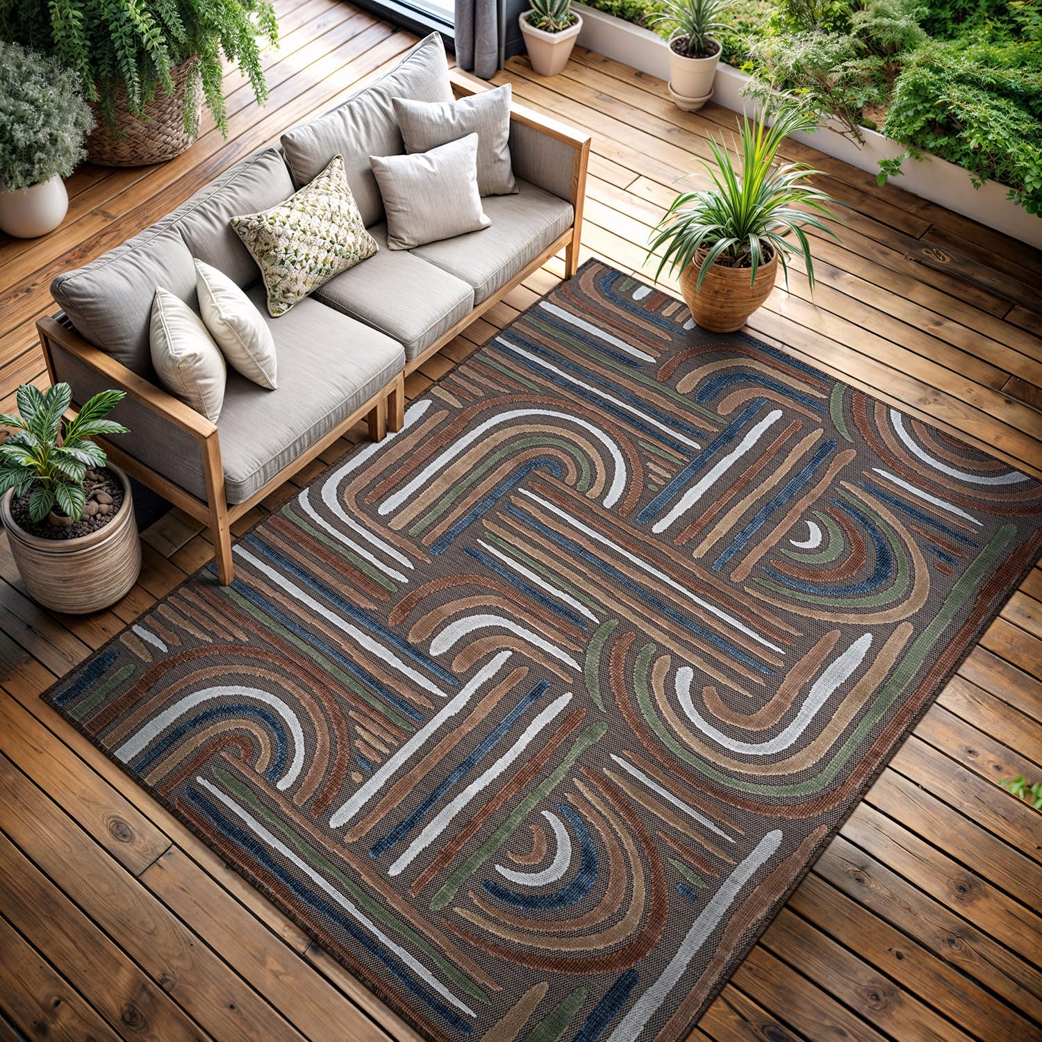 CAMILSON Indoor Outdoor Rug in Brown Geometric Pattern