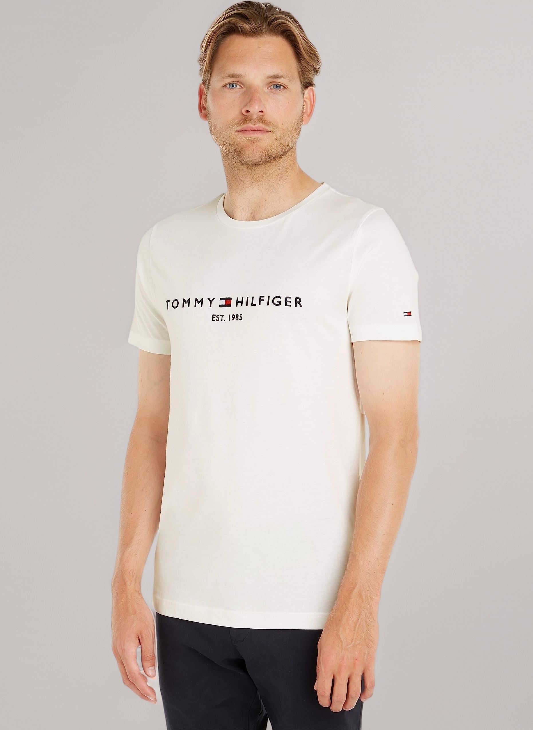 Men’s Short Sleeve Round Neck Core Tommy Logo T-Shirt