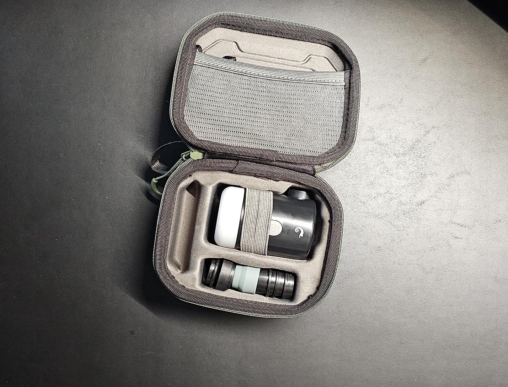 FLEXTAILGEAR MP2 Plus : Mini Pompe à Air Rechargeable Avec Lampe De Camping Intégrée – Gonfleur Ultra-compact Pour Matelas, Paddles Et Bouées – Autonomie 4800mAh