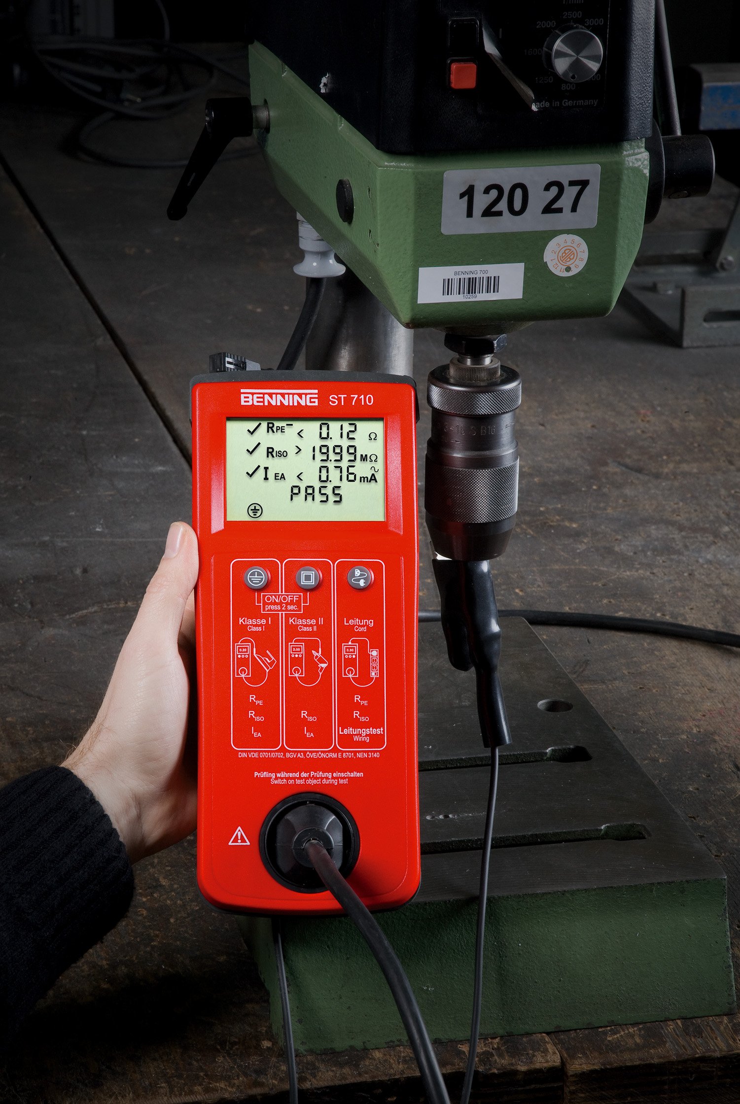 Benning 050308 ST 710 Kontrollinstrument, rot