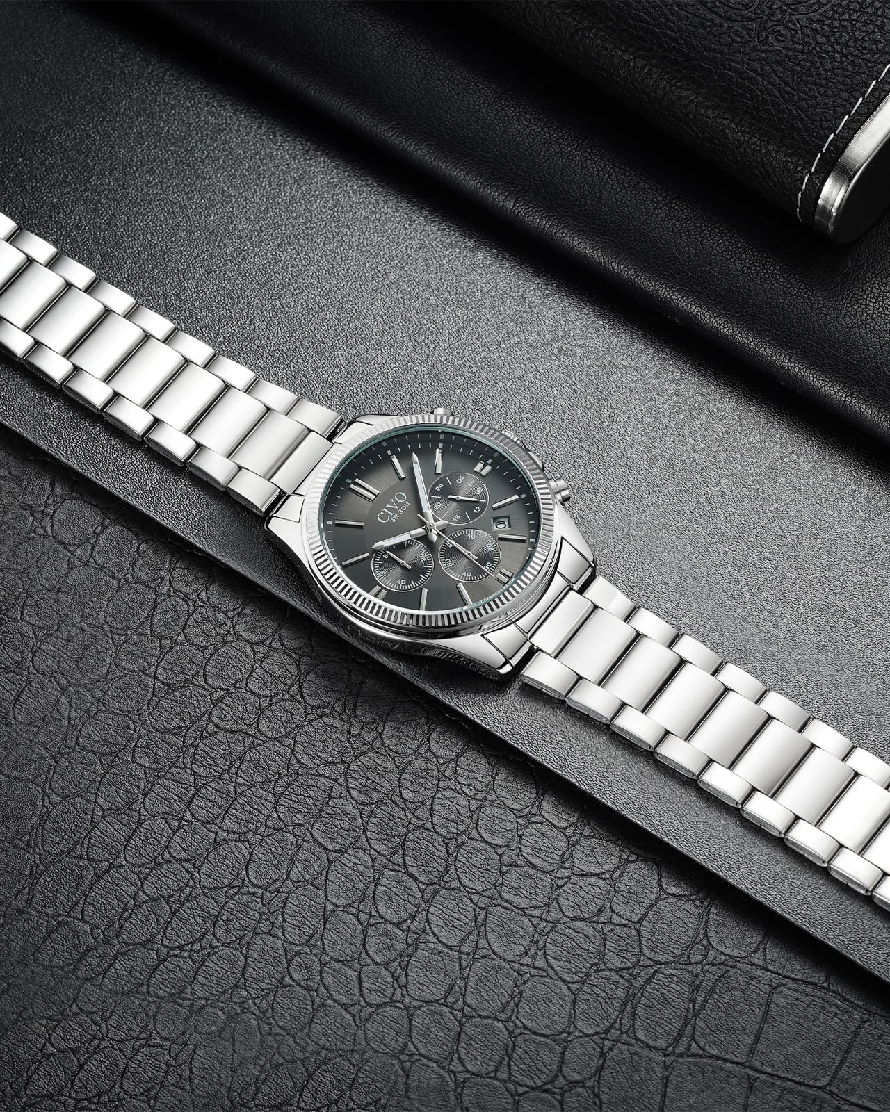CIVO Montre Homme Chronographe Acier: Etanche Analogique Grand Cadran Date | Montre Bracelet avec Aiguilles Lumineuses pour le Quotidien Casual Affaires - Cadeau pour Lui Père Mari Noël Anniversaire