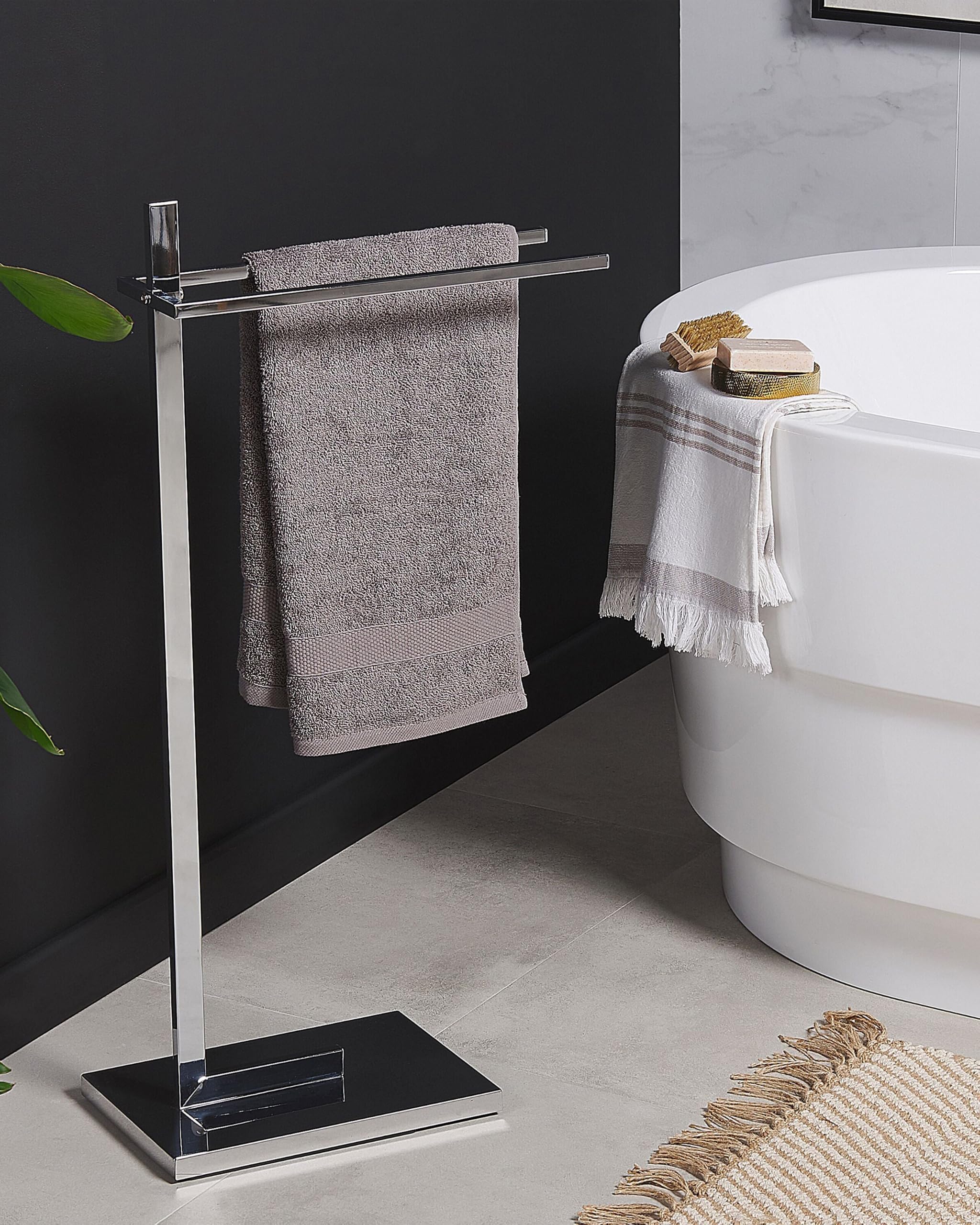 Porte Serviettes Design sur Pied 2 Barres en Acier Couleur Argent Chromé Aspect Chic pour Salle de Bain Contemporaine Beliani