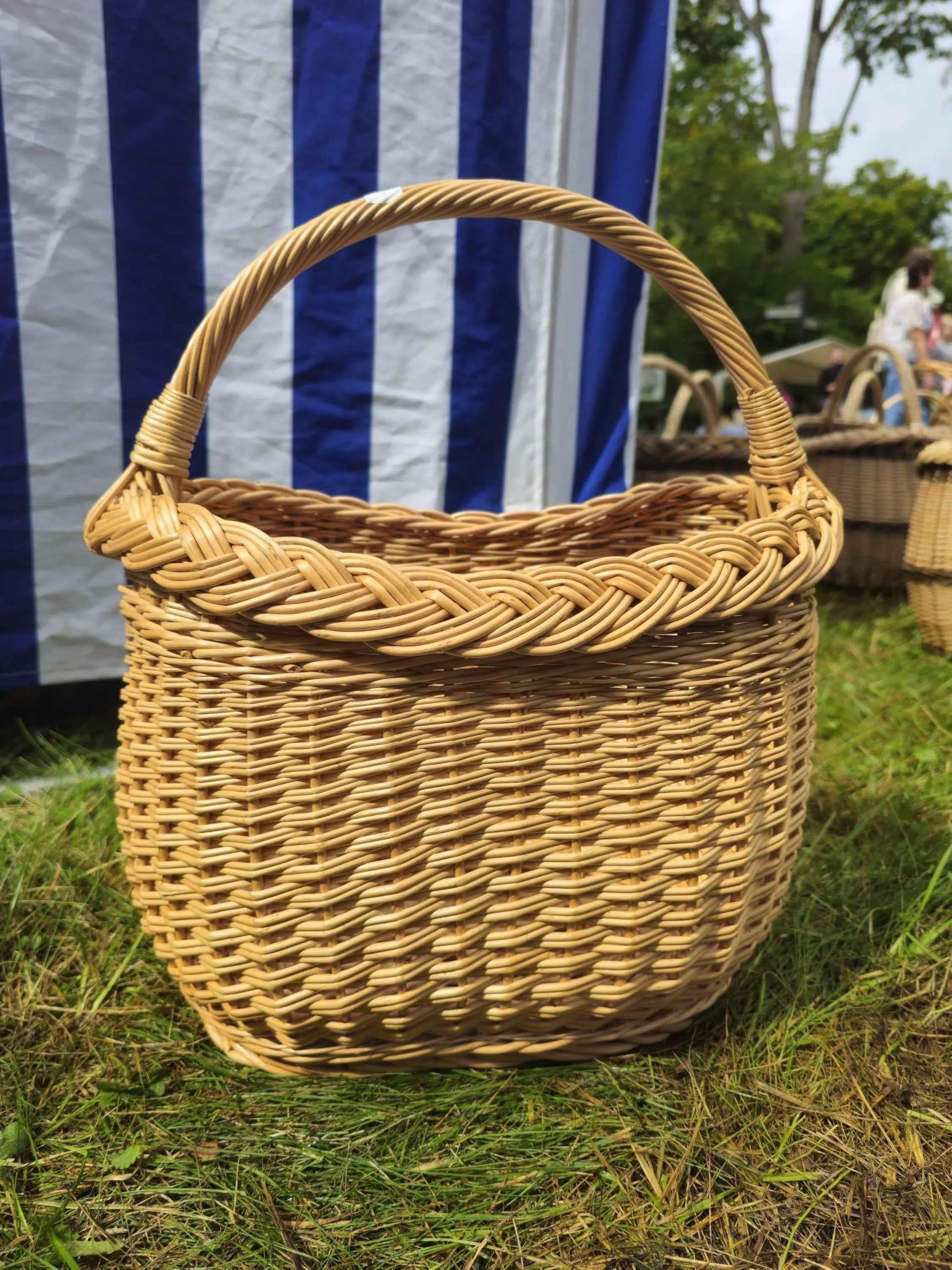 Petit panier de rangement ovale en osier, bord tressé, 22 cm