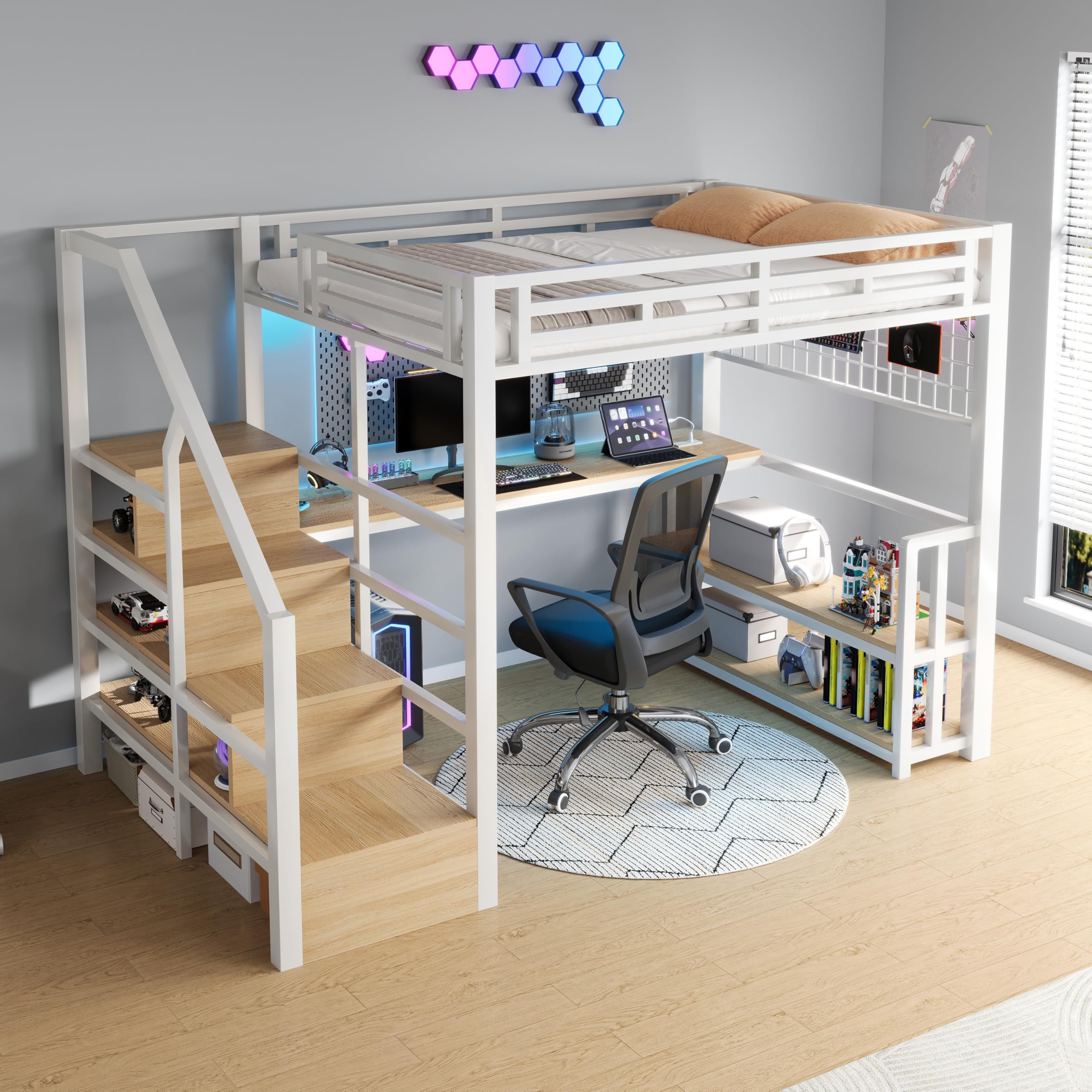 Cama alta de 140 x 200 cm, marco de hierro, estante de almacenamiento, rejilla colgante, barra de luz LED, escritorio, construcción de escaleras con espacio de almacenamiento, con 2 puertos USB y 1