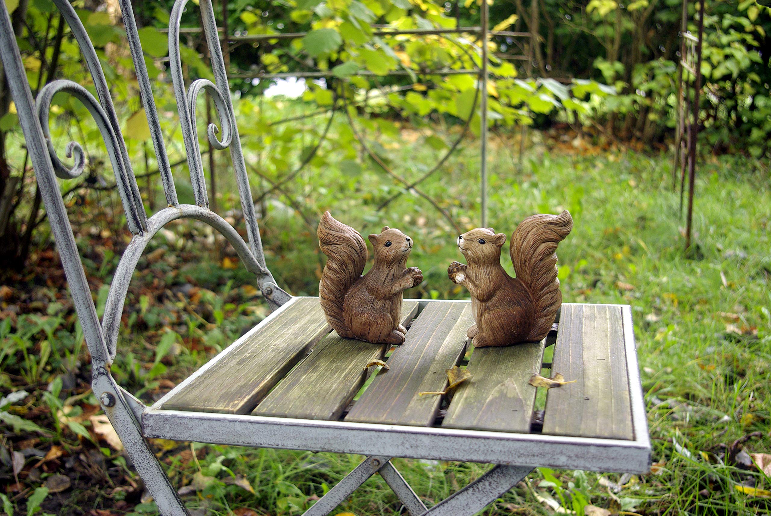 GeKi Trend Eichhörnchen Paar Deko-Figur Garten Balkon Pflanzendeko 2er Set in Holz-Optik 12 cm groß