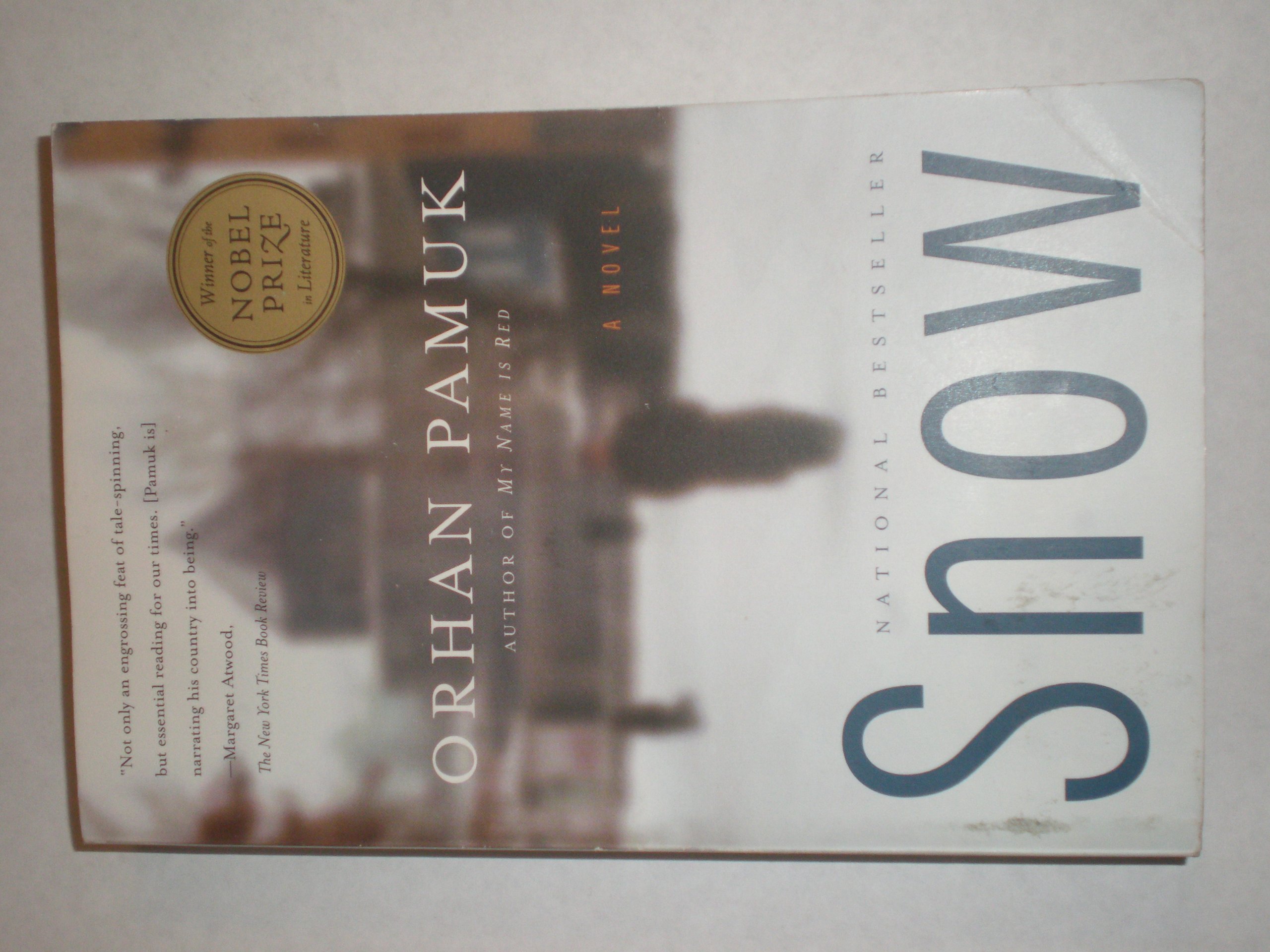 By Orhan Pamuk: Snow