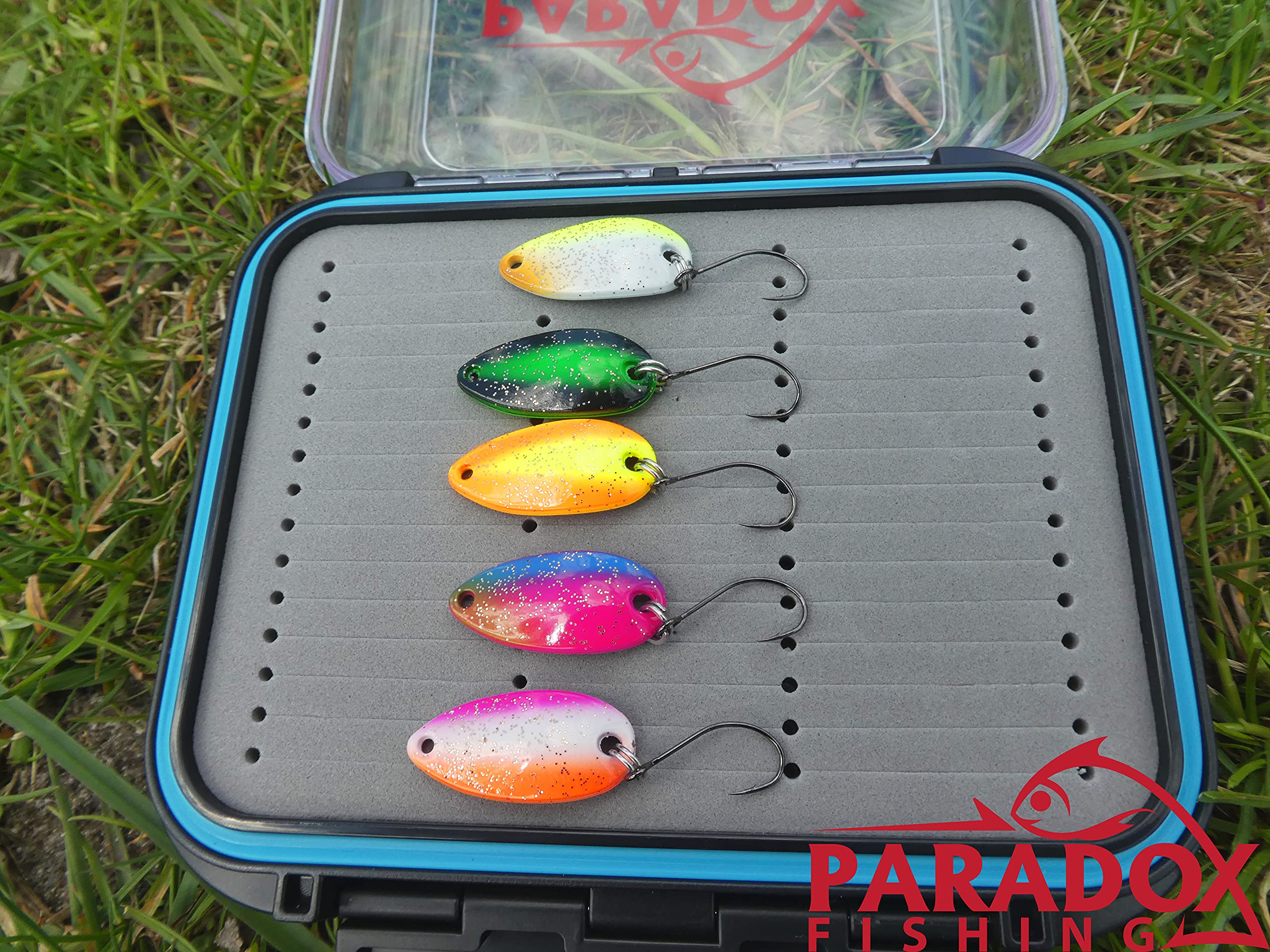 Set Esche Per Trota Paradox – 18 Spoon In Scatola Con Moschettoni, Pesi Da 1,5 A 3,5 G, Attivi UV Per Pesca In Tutte Le Condizioni