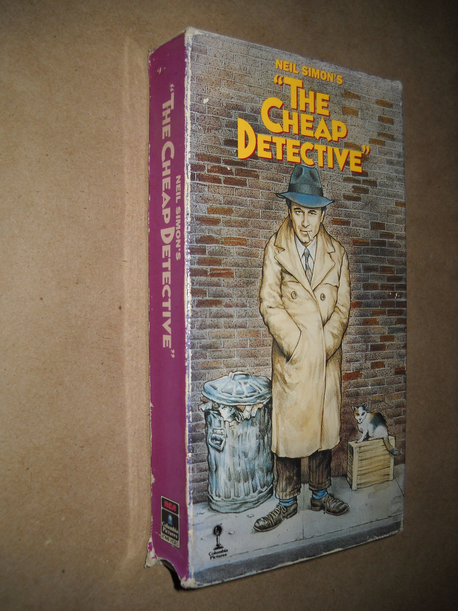 ¿Buscas cine clásico descatalogado? Consigue The Cheap Detective Alemania VHS original