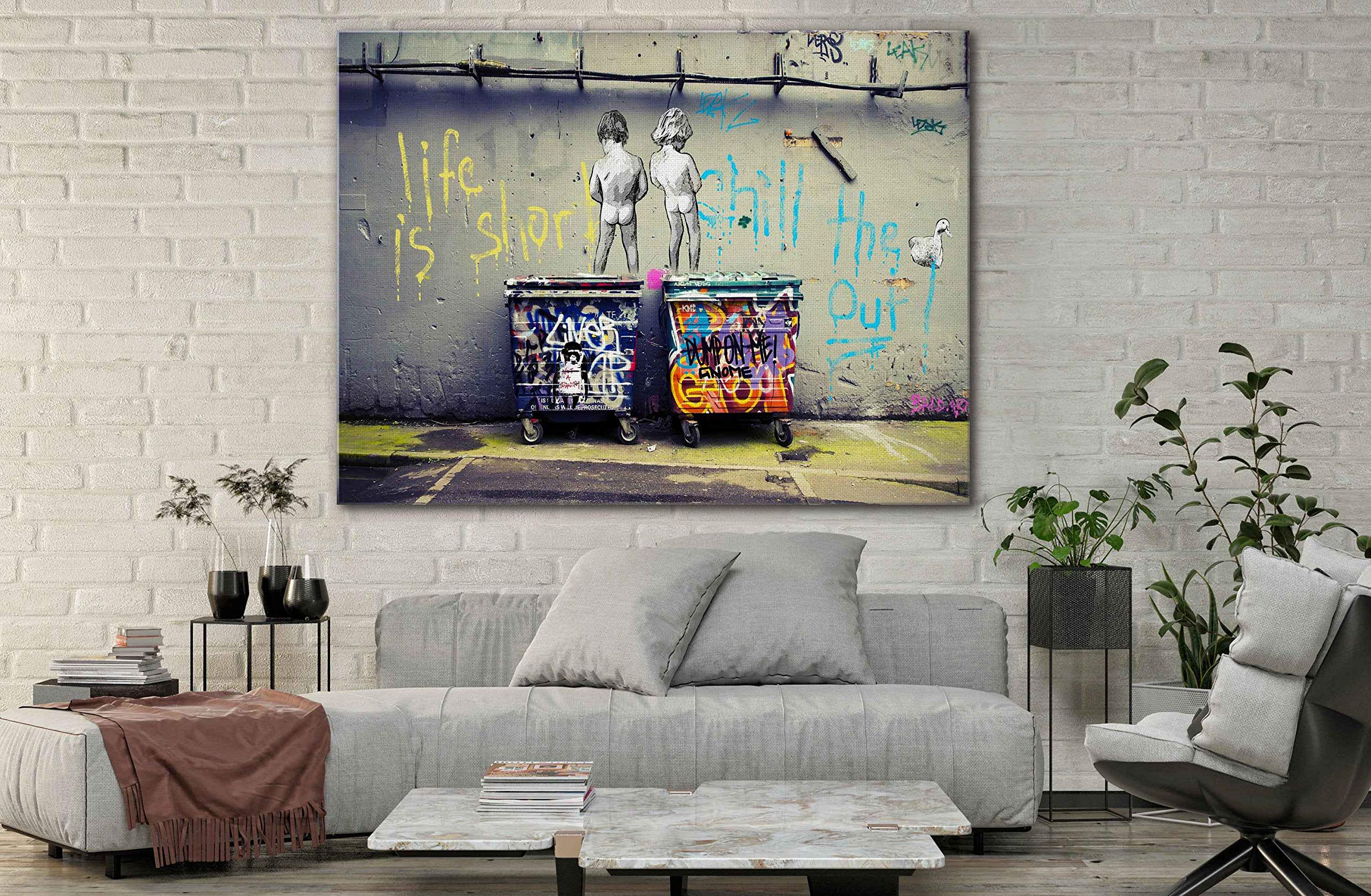 Tableau Banksy 'Life Is Short' 80x140cm - Toile Street Art Avec Cadre Bois - Décoration Murale Moderne