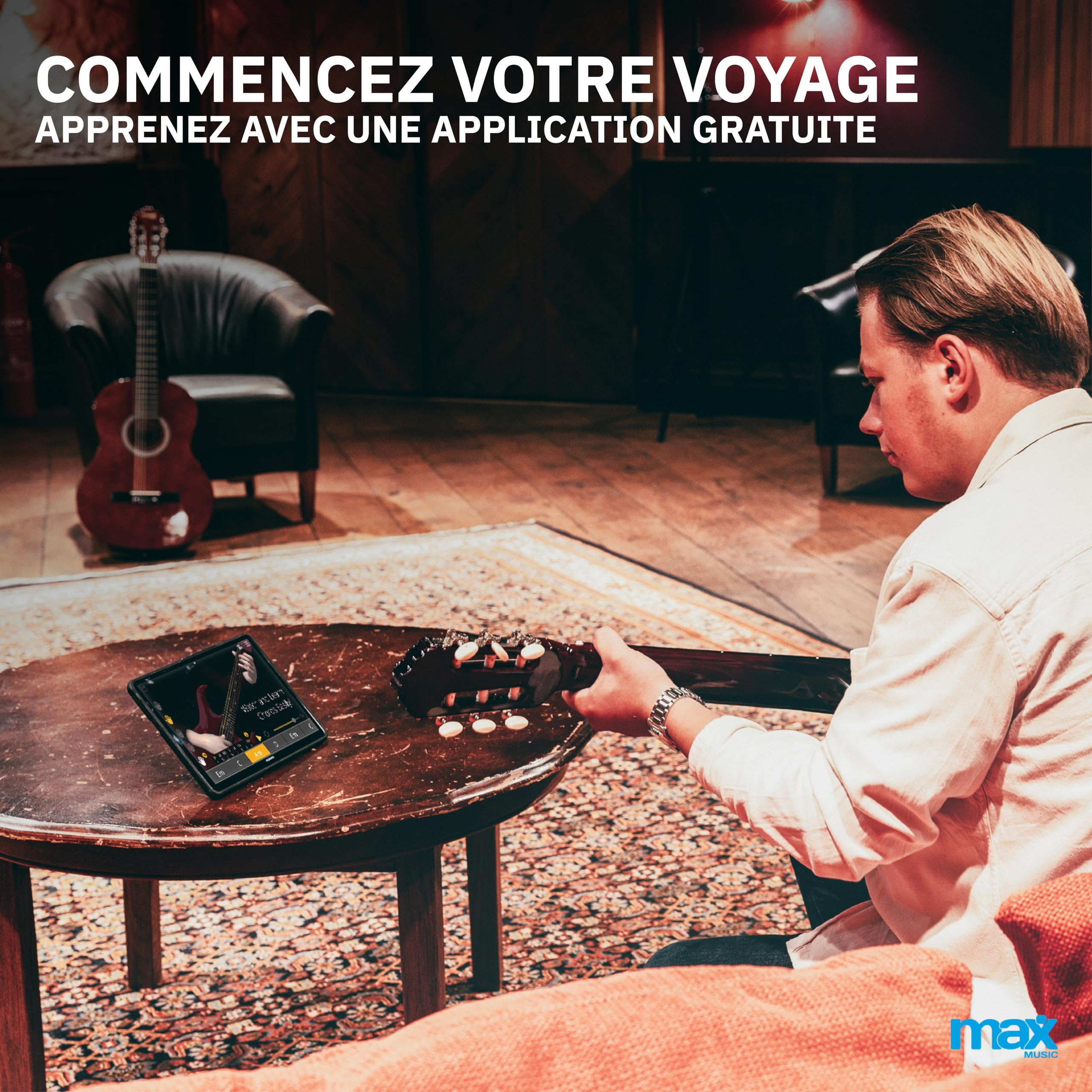 Max SoloArt - Guitare Classique Adulte Débutant - Noir, Cordes en Nylon, Livré avec un Tuner Digital, un Sac de Transport, des Médiators et une Sangle, Idéal pour Musiciens Débutants