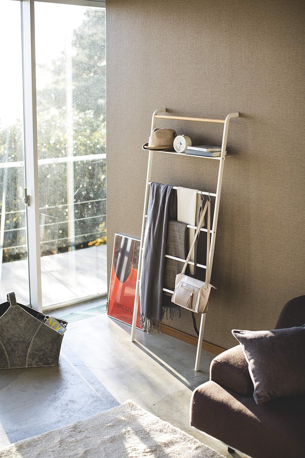 Hоttеѕt Sаlеѕ YAMAZAKI home Tower Leaning Ladder With Shelf White