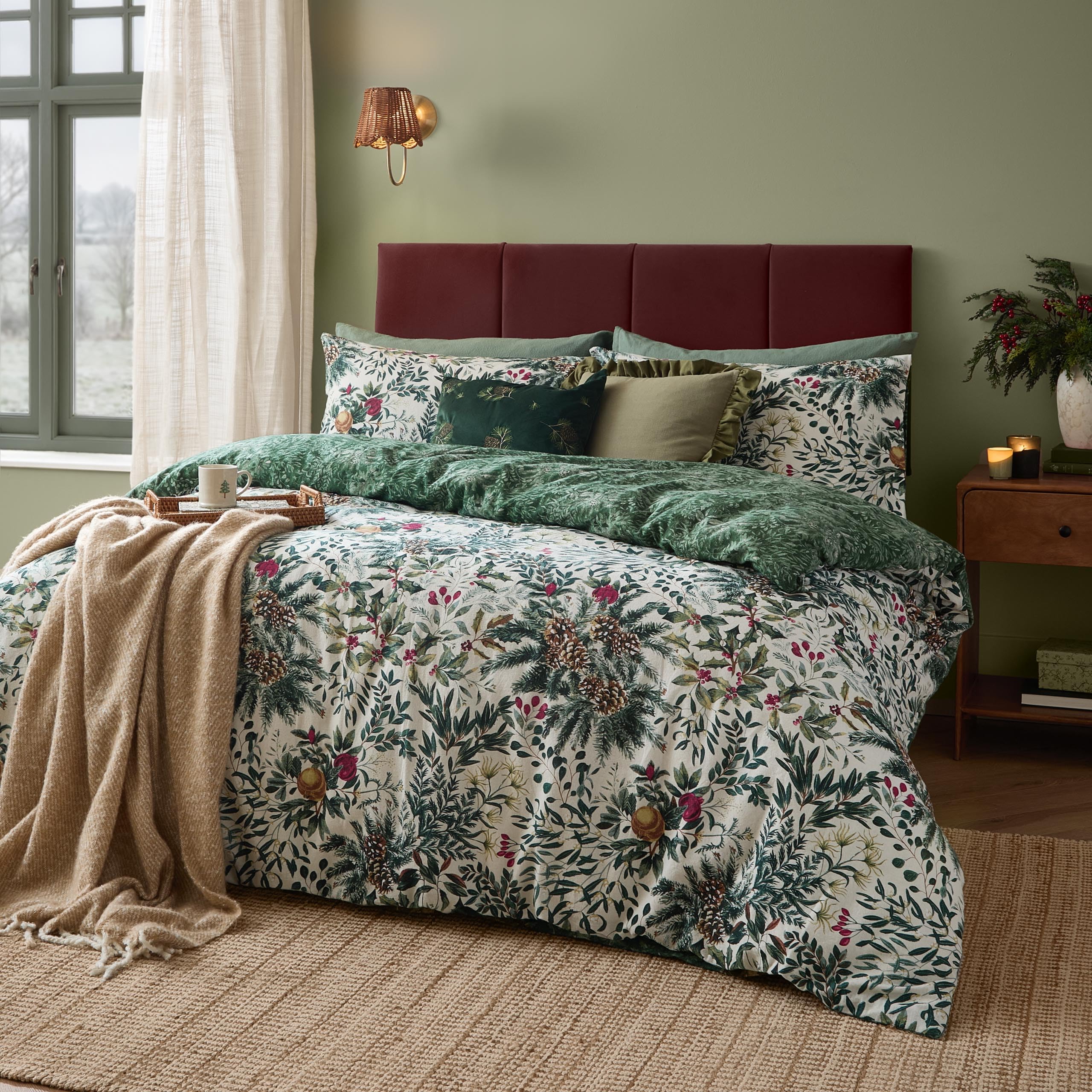 furn. Wylder Winter Foliage Duvet Cover Set (Green - King) โ image 1