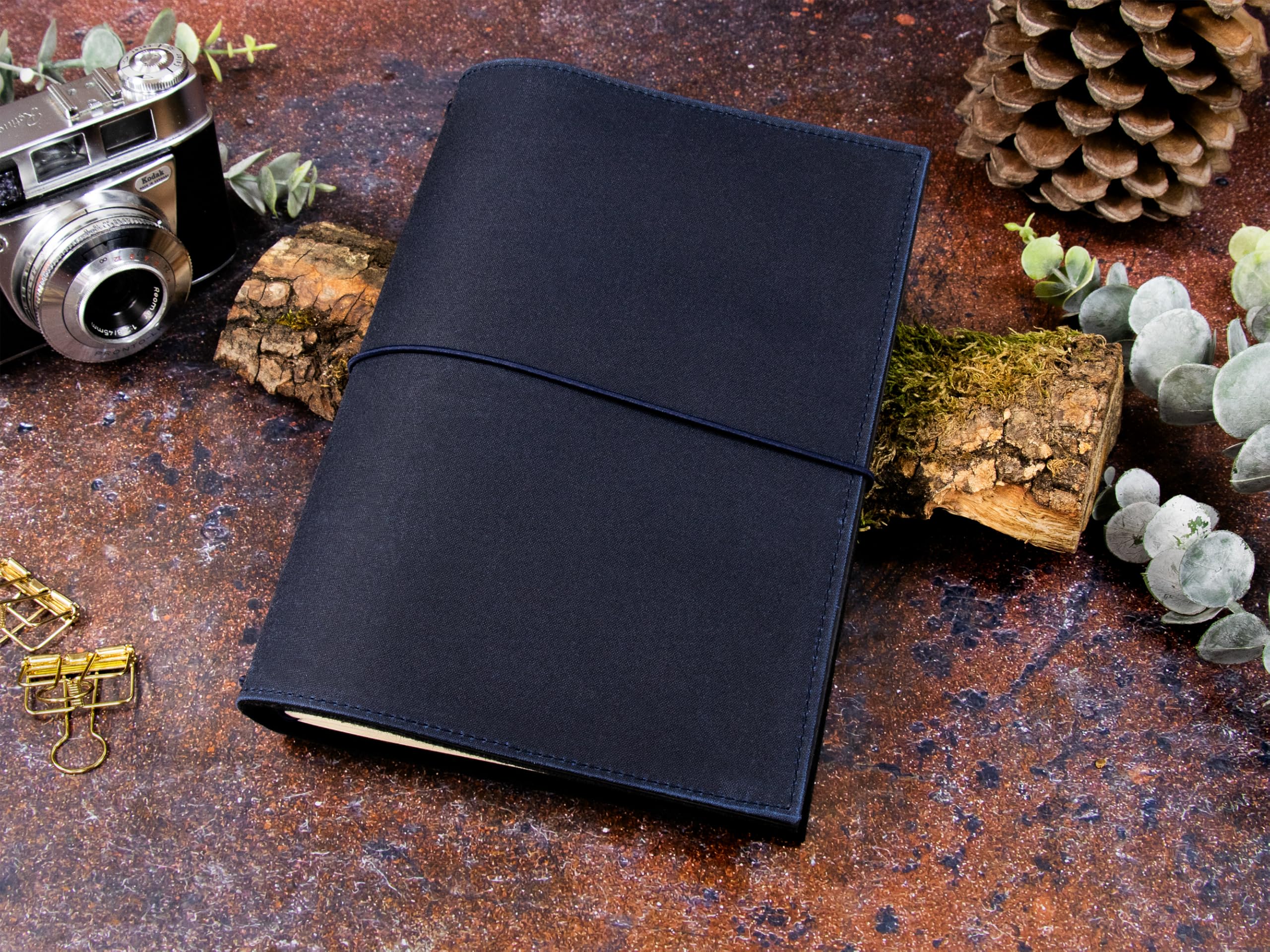 Travelers Notebook, blueberry, – verschiedene Größen, nachfüllbar – Handmade Journal aus waxed Canvas, Platz für 2 Hefte, optional mit Notizheften, dots oder blanko, undatiert