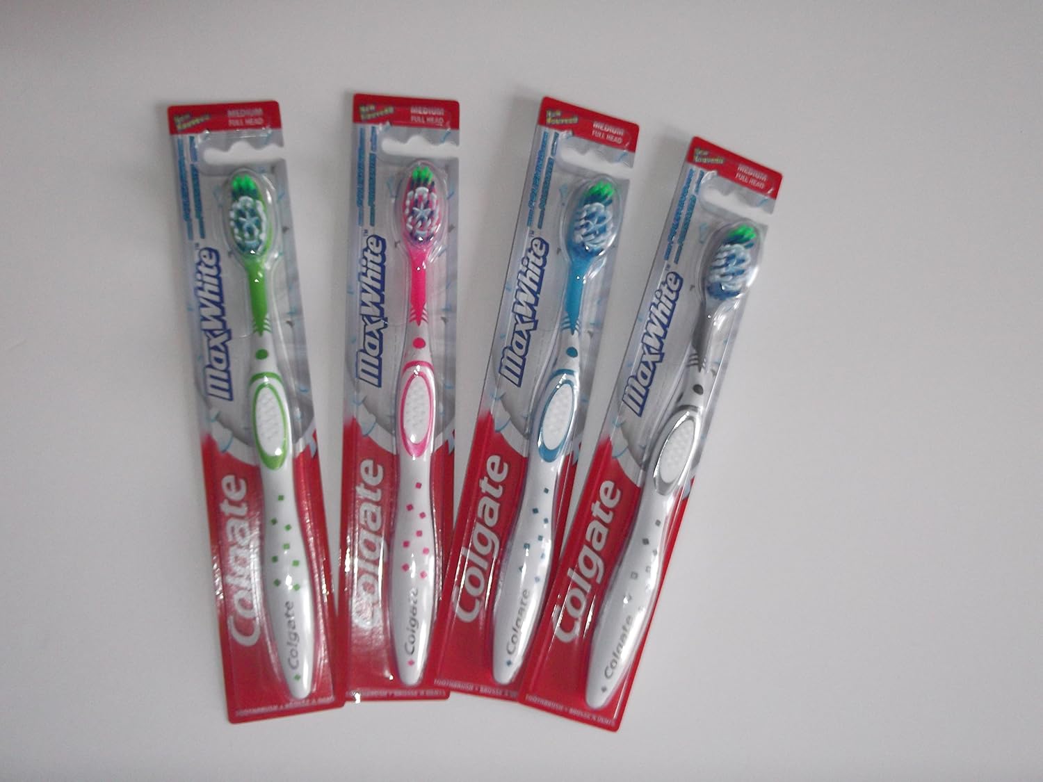 New Colgate Max White Toothbrush with Polishing Star - Set of 2 Assorted Medium - Full Head, 1 count (Pack of 2)