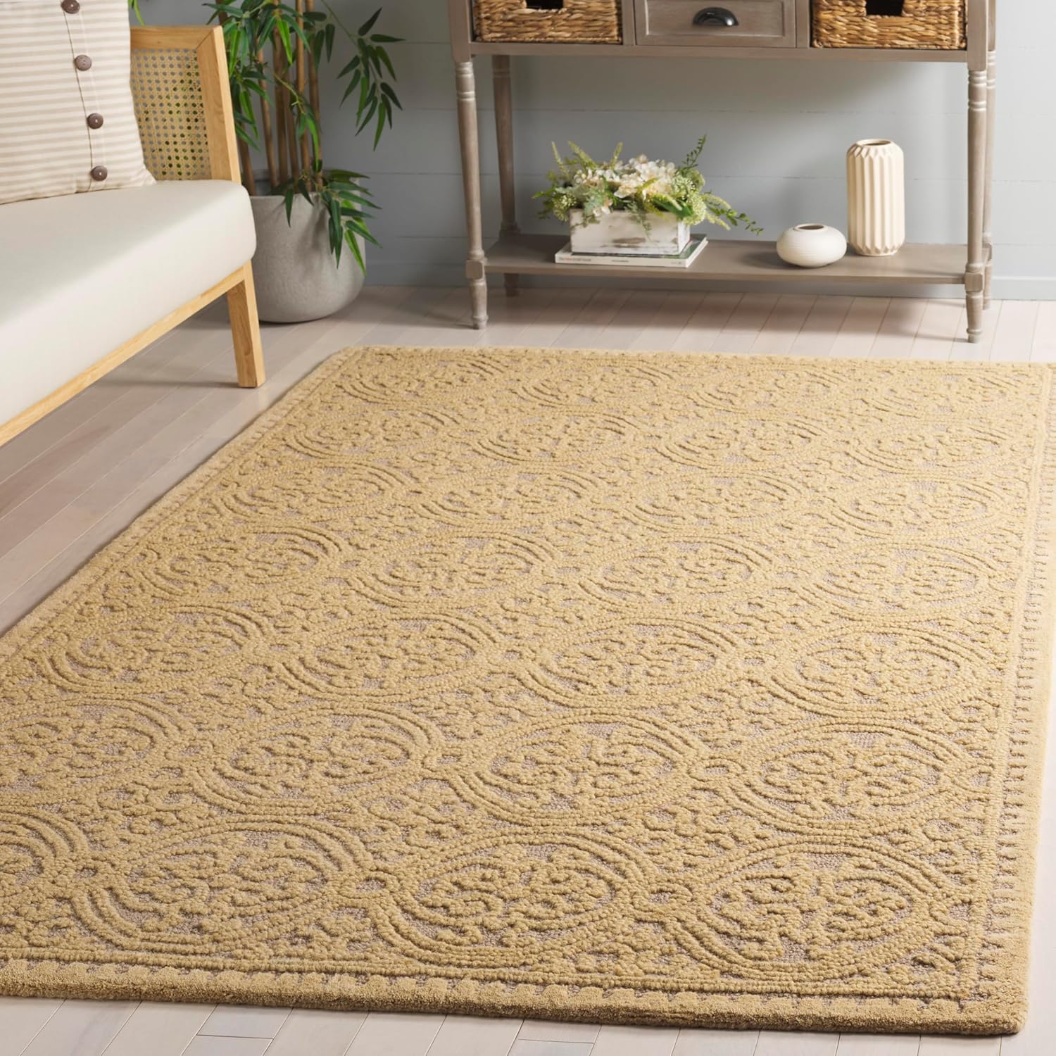 SAFAVIEH Cambridge Collection Accent Rug - 2'6" x 4', Light Gold & Dark Gold, Handmade Moroccan Wool, Ideal for High Traffic Areas in Entryway, Living Room, Bedroom (CAM233A)