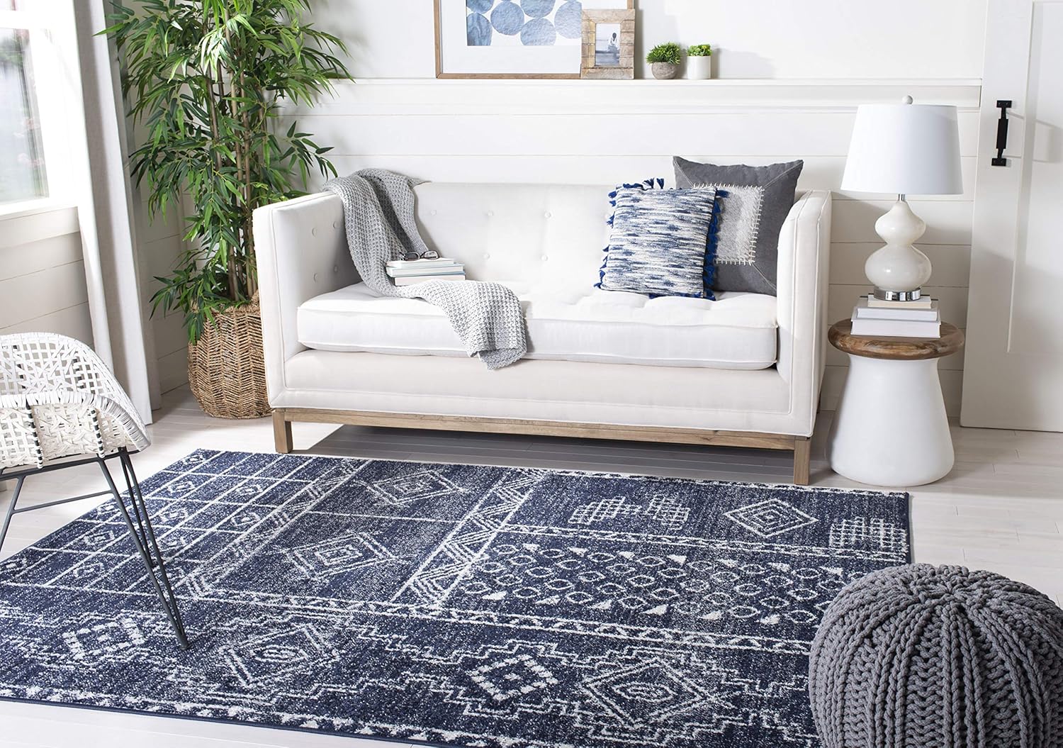 SAFAVIEH Adirondack Collection Accent Rug - 3' x 5', Navy & Silver, Moroccan Boho Design, Non-Shedding & Easy Care, Ideal for High Traffic Areas in Entryway, Living Room, Bedroom (ADR206N)