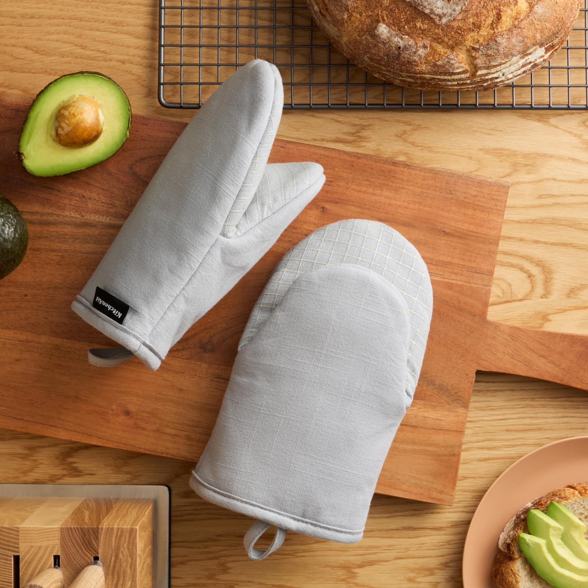 KITCHENAID Gourmet Series Gridlines - Set di 2 mini guanti da forno, resistenti al calore fino a 315,6 °C, impugnatura in morbido silicone, polsino magnetico, grigio opaco, 14 x 22,9 cm