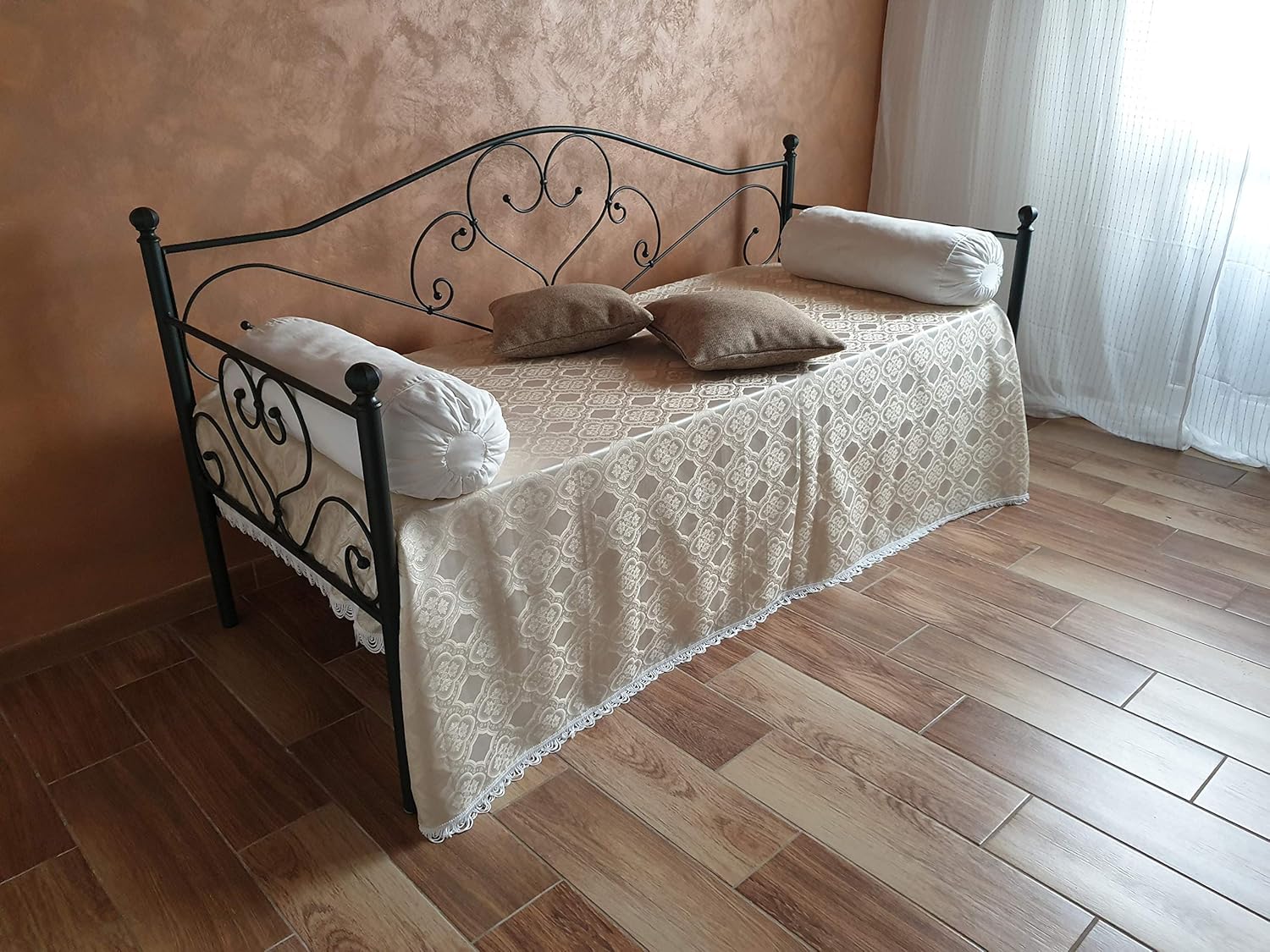 divano in ferro battuto ikea