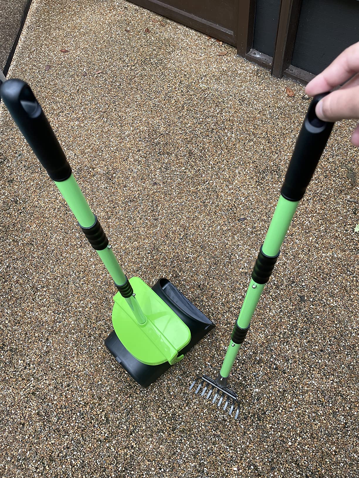 8/mo Finance MXF Pooper Scooper Swivel Bin & Rake Kit with 20 Waste Bags, 36.6" Long Handle