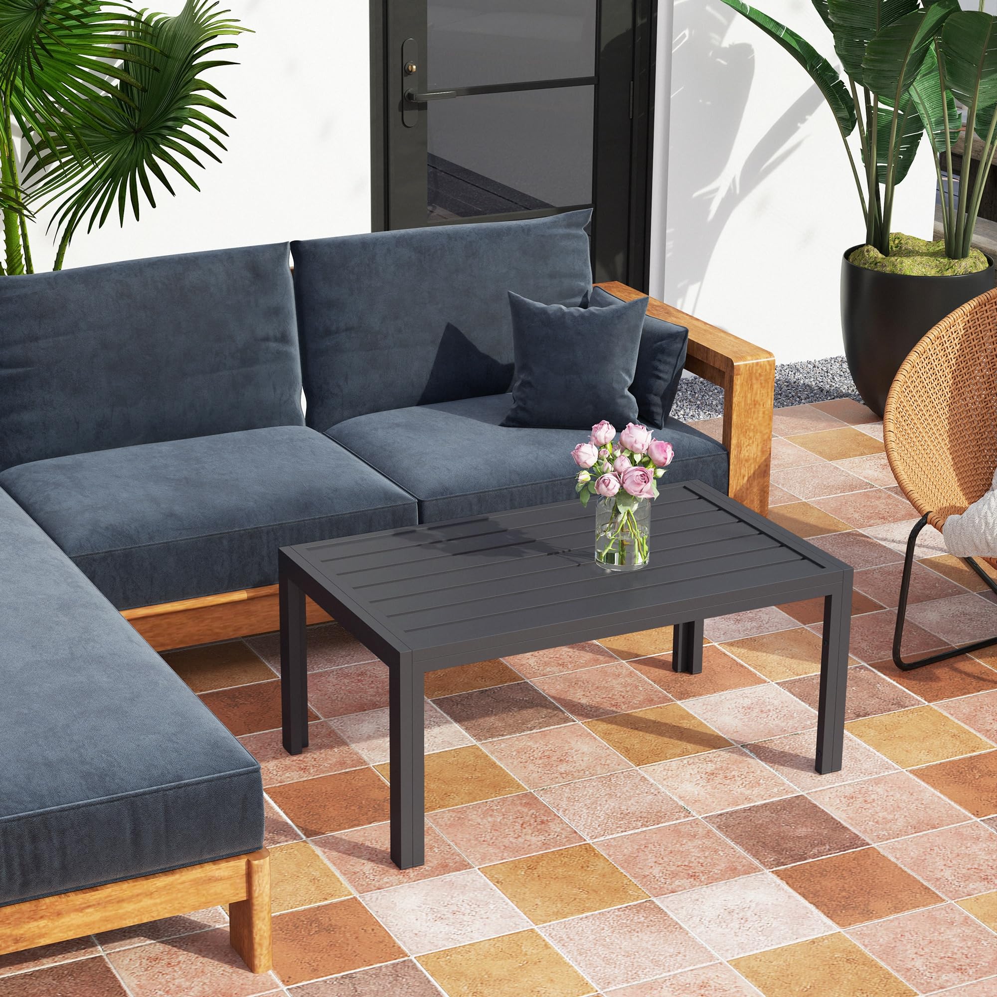Outsunny Table Basse de Jardin Table d'appoint de Patio rectangulaire avec Cadre en Acier et Plateau à Lattes, pour extérieur, terrasse, Balcon, 101,5 x 61 x 46 cm, Gris