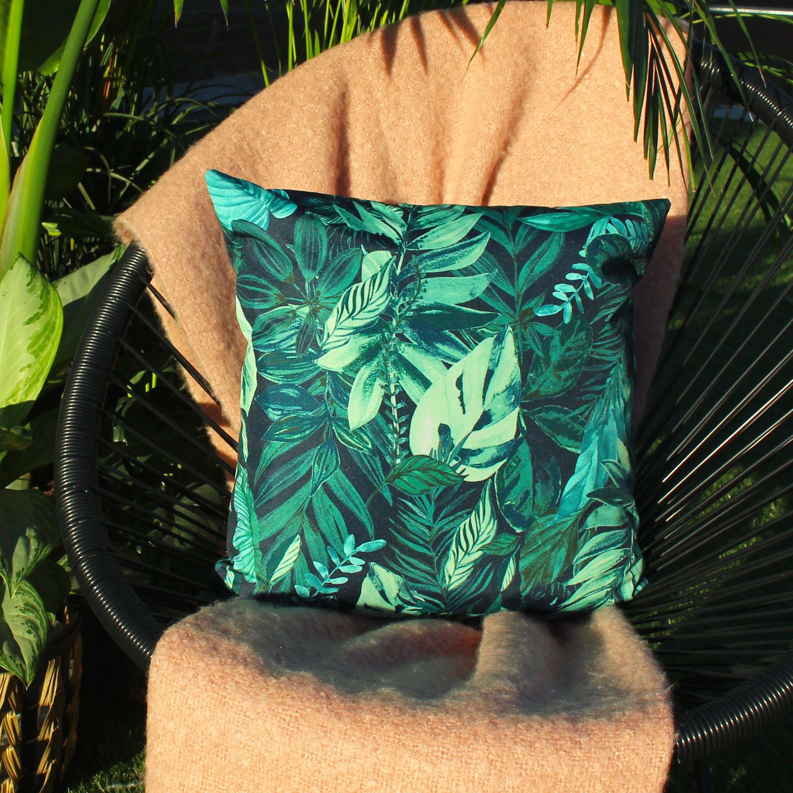 furn. Psychedelic Jungle Cushion Cover - Water Resistant Colourful Tropical Leaf Outdoor Decorative Case (Green - 43x43cm) - Image 4
