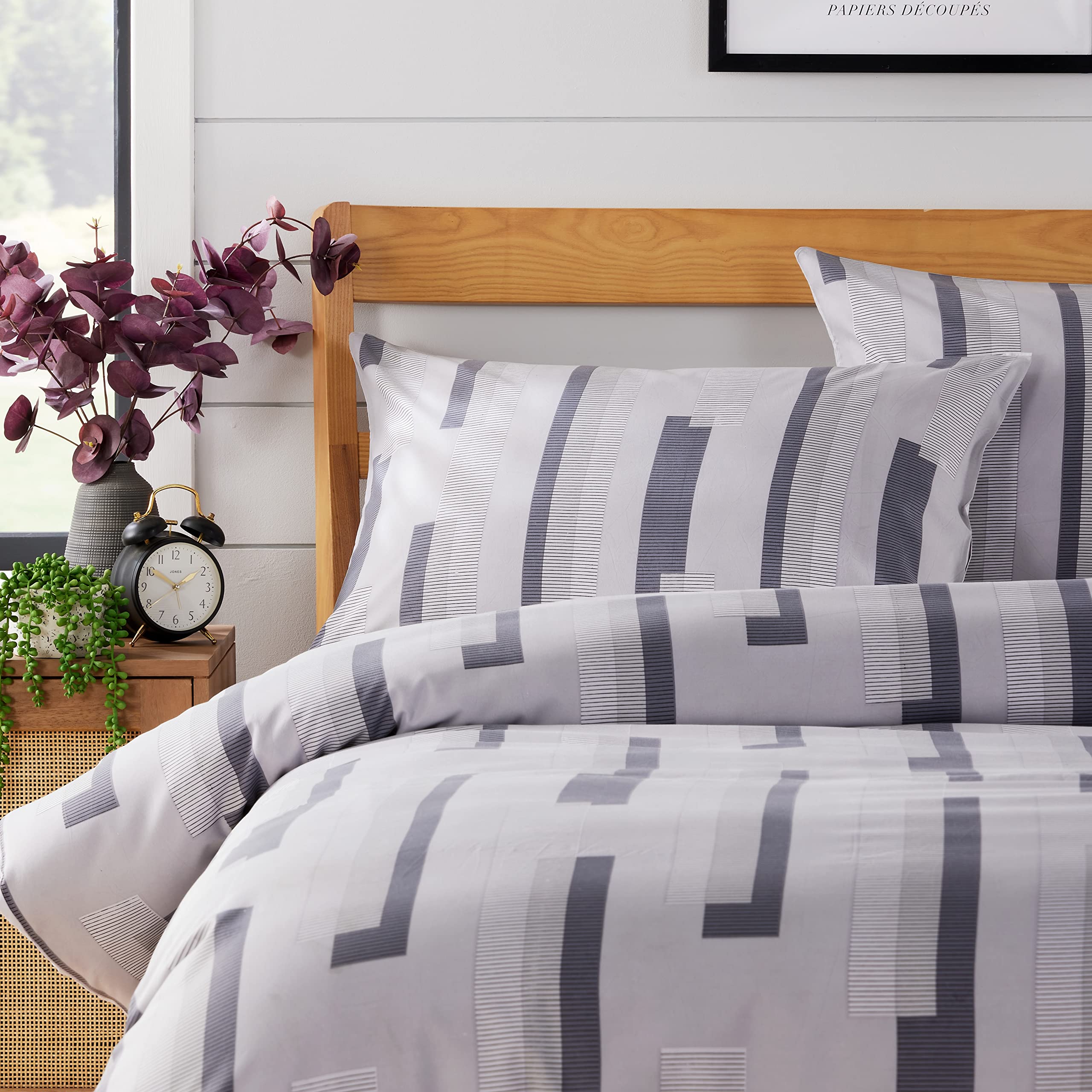 Olivia Rocco Easy Care Printed Duvet Cover Set 100% Polyester Breathable Stylish Comforter Reversible Quilted Bedding Bed Sets With Pillowcases NEW YORK DUVET SET - Image 2