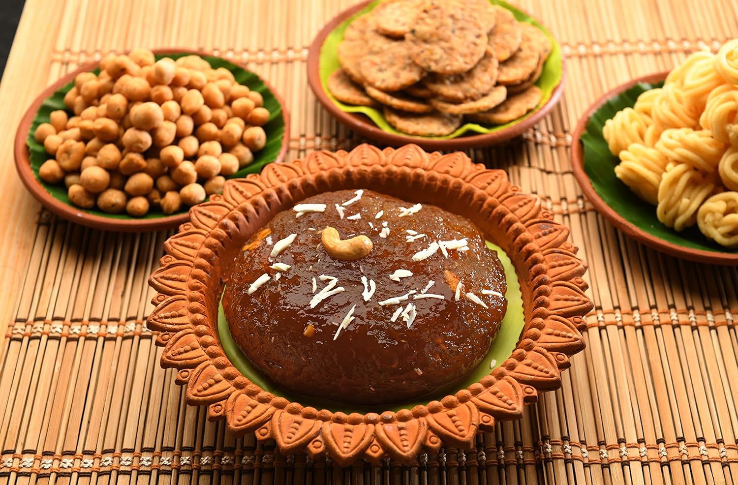 MFi Tirunelveli Melting Halwas Original Traditional Tirunelveli Halwa Online ZERO Cholesterol, No Preservatives added, Ghee Halwa, Authentic Indian Sweet (1kg)