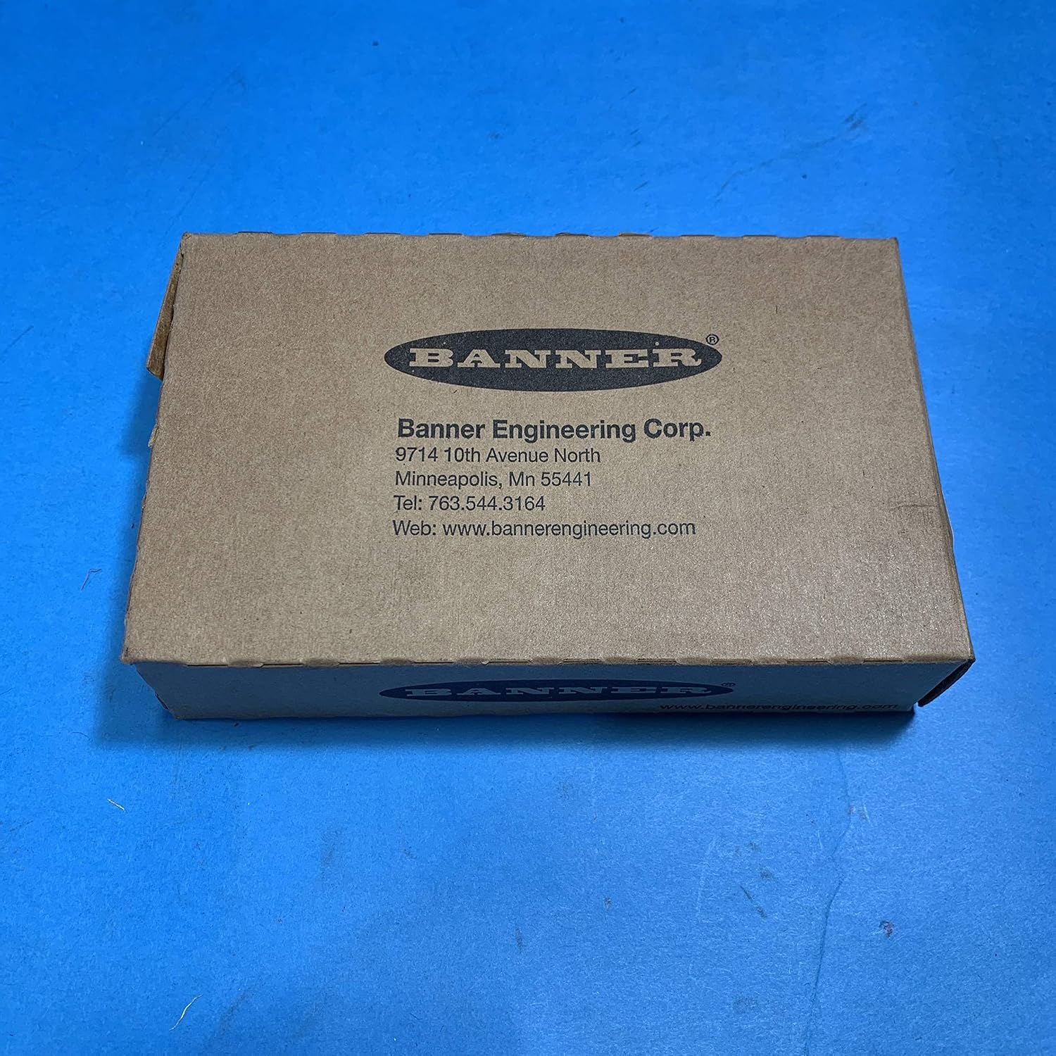 BANNER ENGINEERING QS30LPQ (73084), 1 NPN, 1 PNP, 10-30 VDC Input, 8 M Range, Bipolar Output, Euro-Style Quick Disconnect Connector, PHOTOELECTRIC Sensor, Polarized Retro, QS30 Series, World-Beam