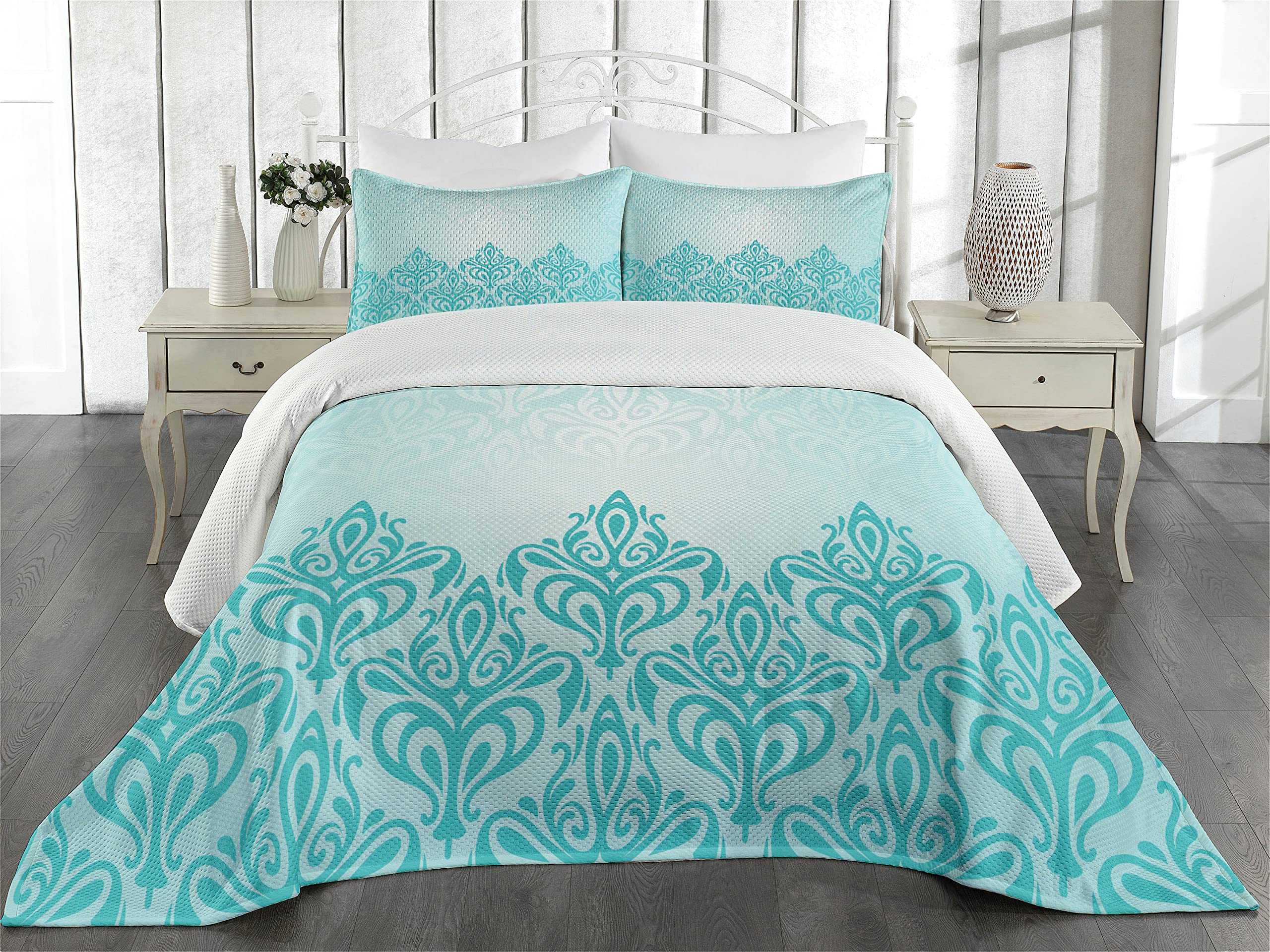 Ambesonne Turquoise Coverlet, Retro Style Medieval European Victorian Gradient Royal Pale Patterns Artwork Print, 2 Piece Decorative Quilted Bedspread Set with 1 Pillow Sham, Twin Size, Turquoise