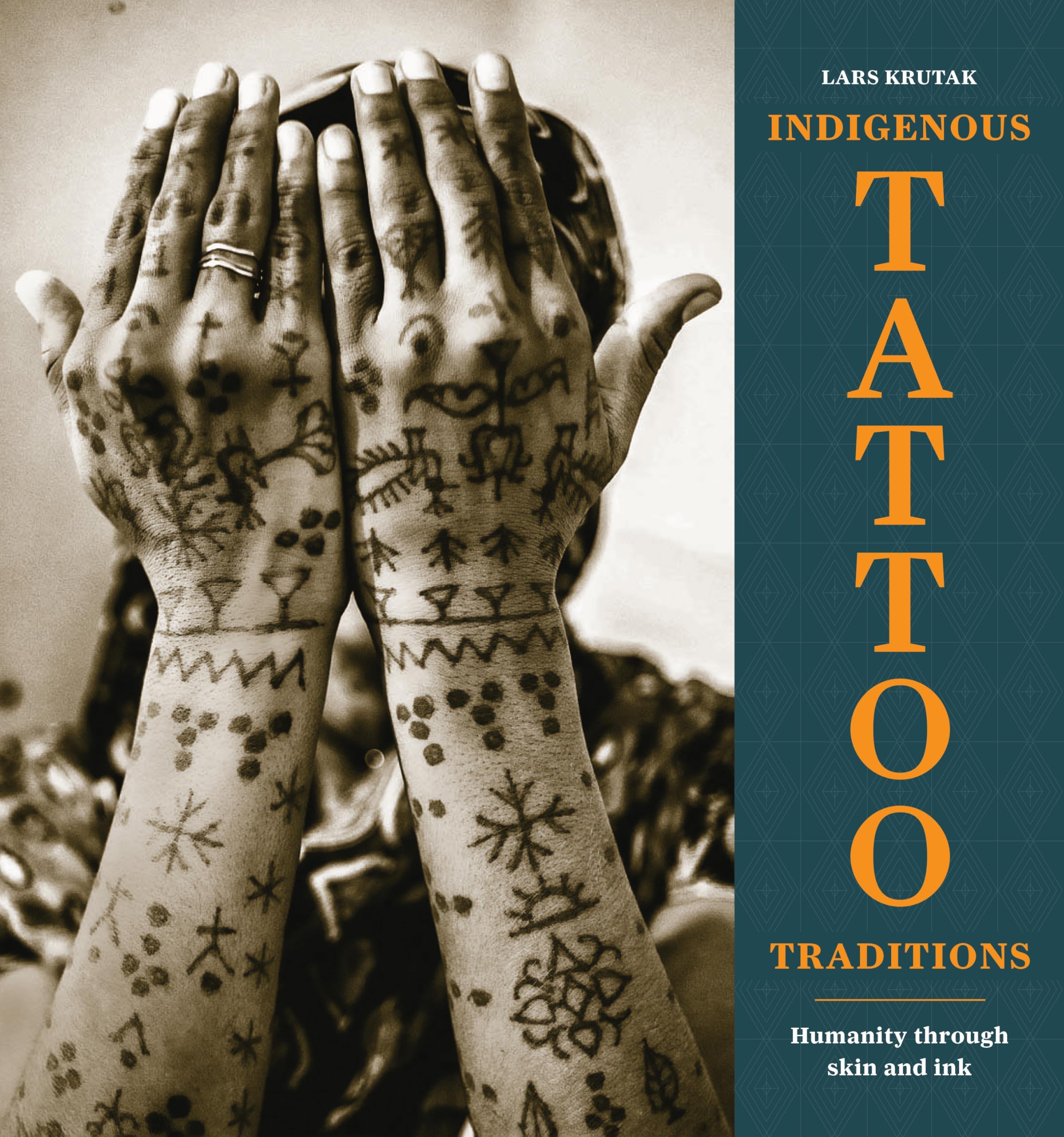 Indigenous Tattoo Traditions livre anthropologie tatouage tribal et rituels ethniques culture