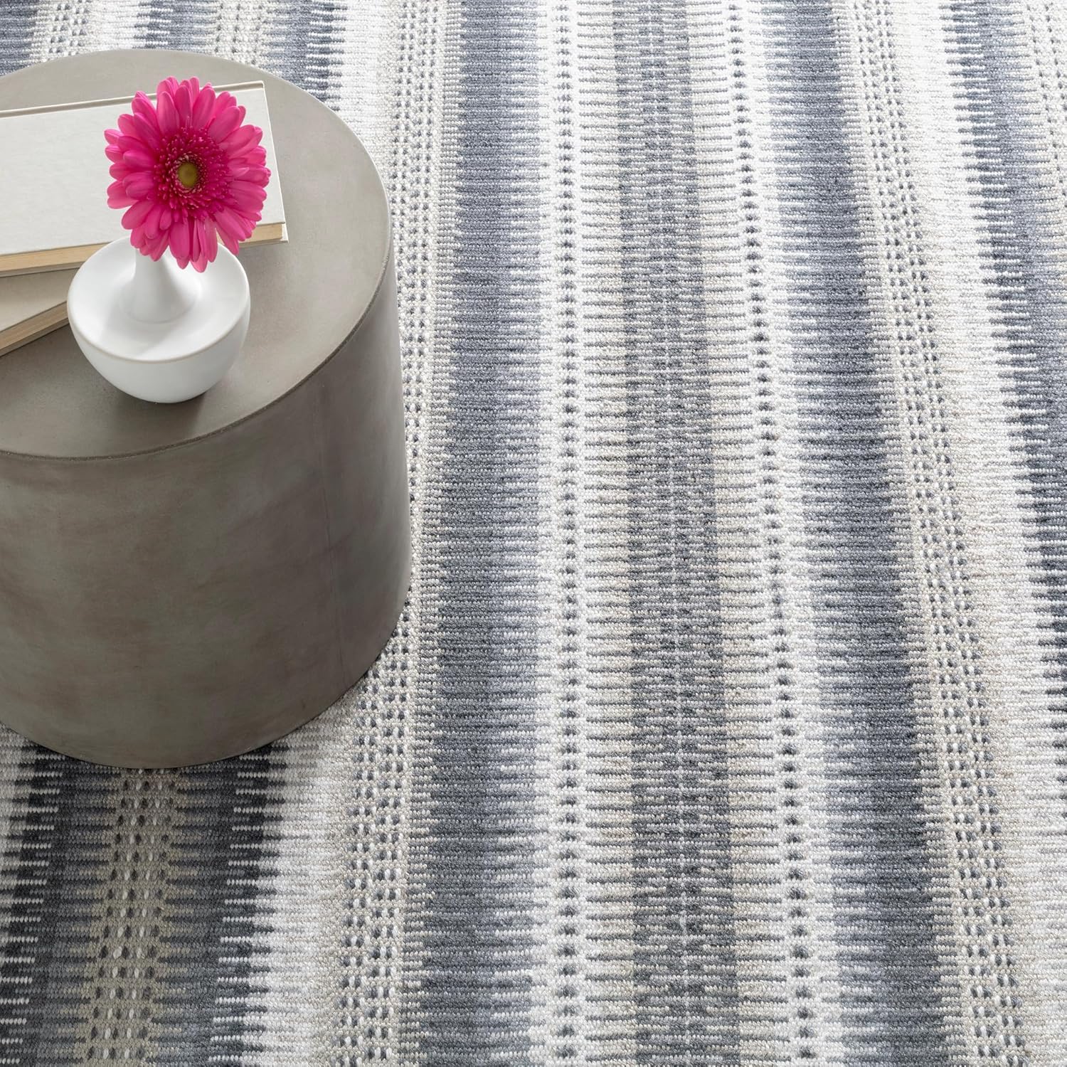 Dash and Albert Folly Indoor/Outdoor Area Rug - 4' x 6' Grey Stripe Handwoven Washable Accent Rug - Durable, Fade Resistant, High Traffic Friendly - Premium Luxury Hotel Quality Soft Breathable