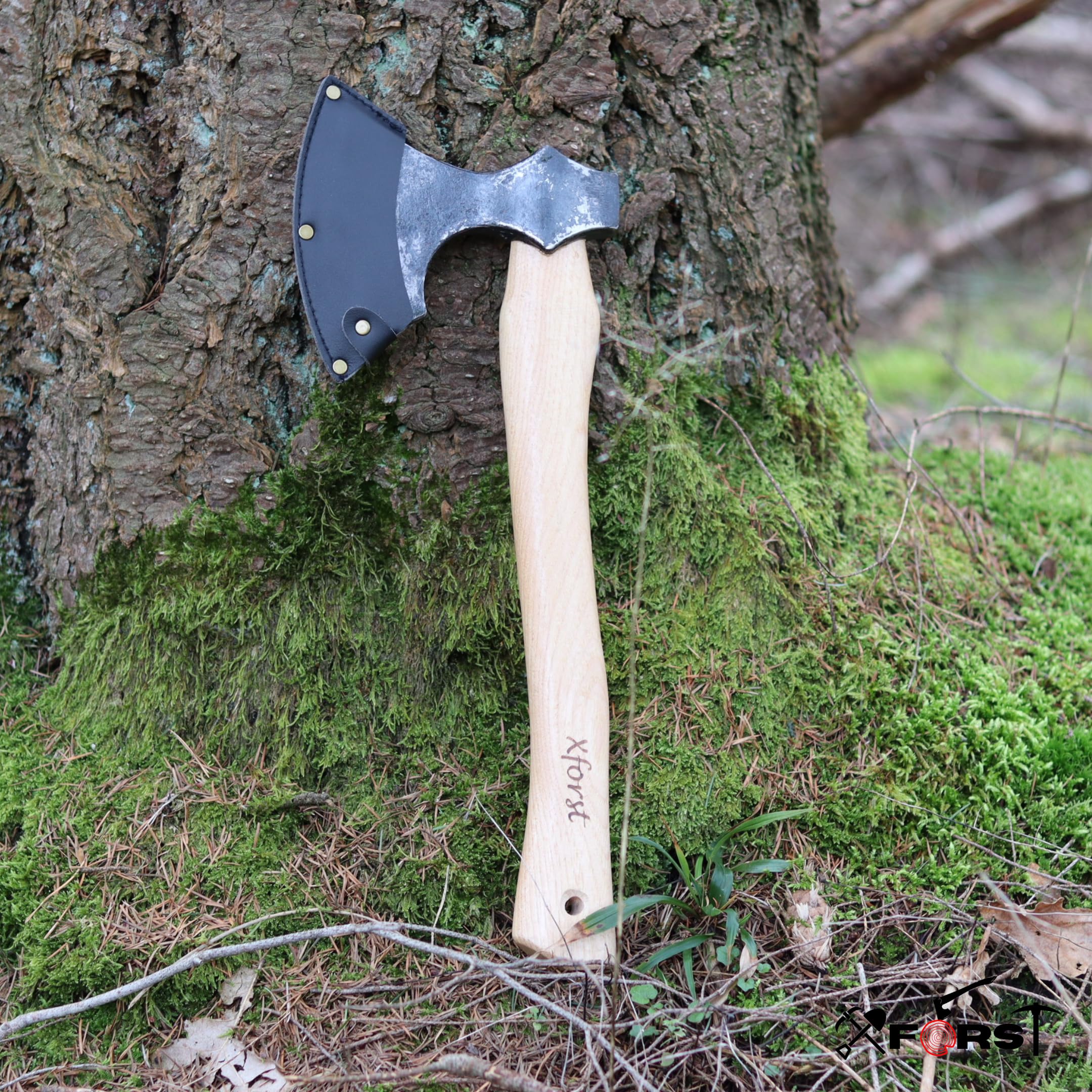 Hache Viking WIK Forgée en Acier au Carbone avec Manche en Noyer Américain 38 cm 0,87 kg Outil de Bûcheronnage et Camping Étui en Cuir