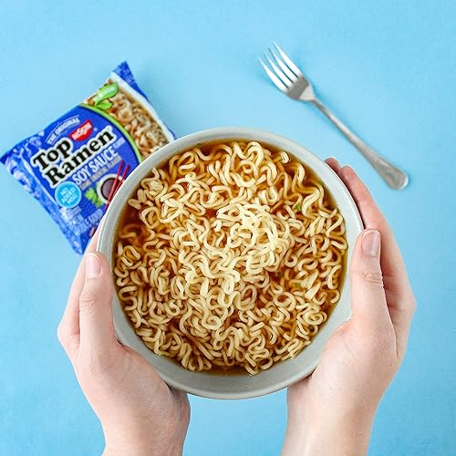 Vista 16 de Nissin Top Ramen - Sopa de fideos, salsa de soja, 3 onzas (paquete de 24)
