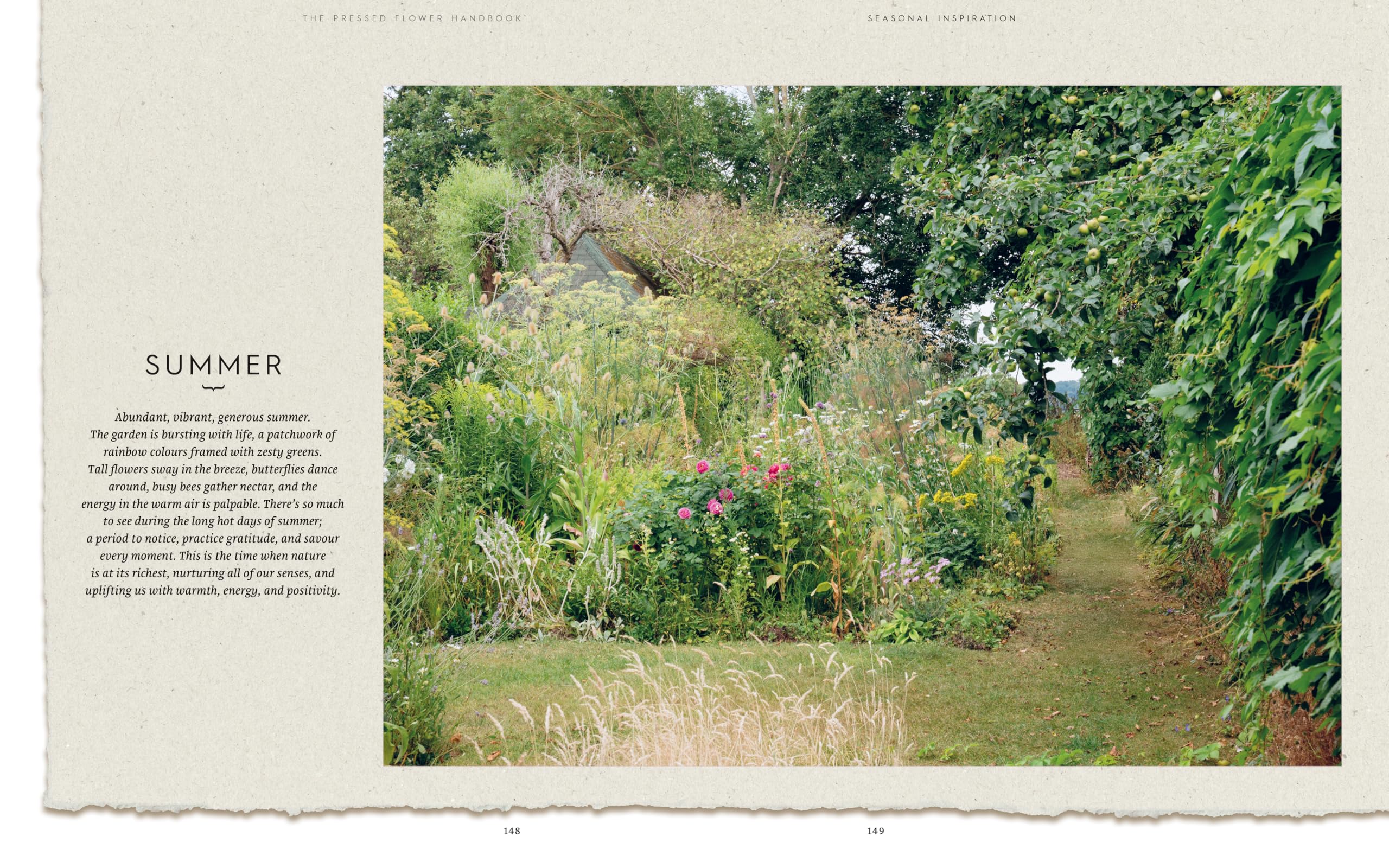 The Pressed Flower Handbook: Simple Methods for Connecting with Nature and Preserving the Beauty of the Garden through the Seasons - Grow, Gather, Press, Create
