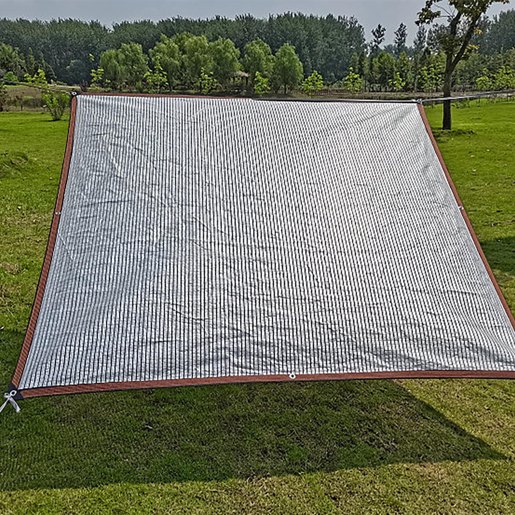 Tessuto Parasole In Alluminio Telo Riflettente Al Calore Resistente Al 99%. | Copertura parasole per esterni con occhielli per cortile auto, giardino, patio, serre, canile(3x5m/10x16.4ft)