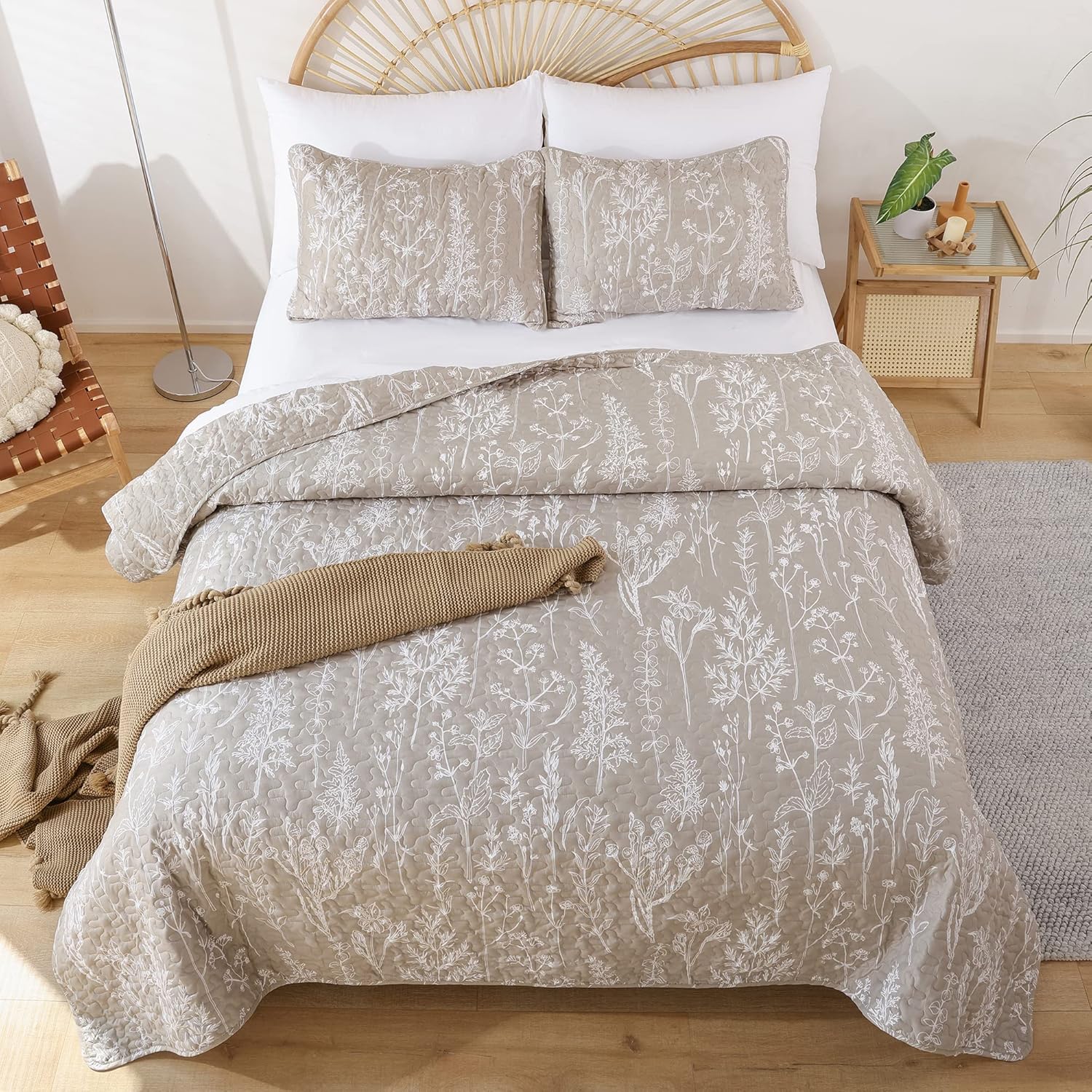 JANZAA Quilts Queen Size Oatmeal Bed Spread with White Floral Pattern Botanical Microfiber Quilts Set Lightweight Comforter 3 Pieces Reversible Bedding Set (1 Queen Quilt and 2 Pillow Cases) - Image 7