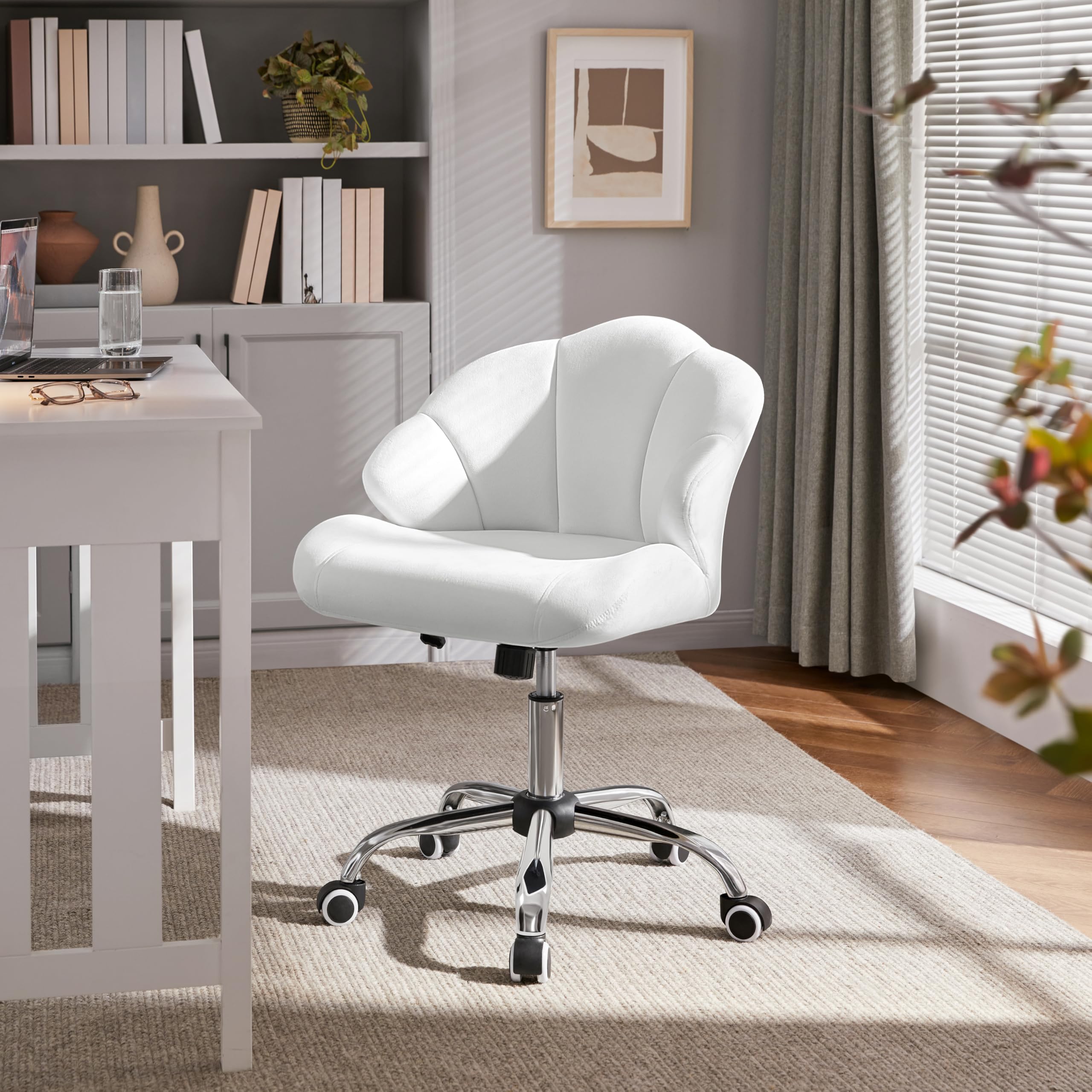 Yaheetech Chaise de Bureau Ergonomique Fauteuil Coquillage avec Dossier en Velours Réglable en Hauteur Chaise Pivotante Fauteuil Maquillage pour Bureau, Salon, Chambre Charge 136kg Blanc/Velours