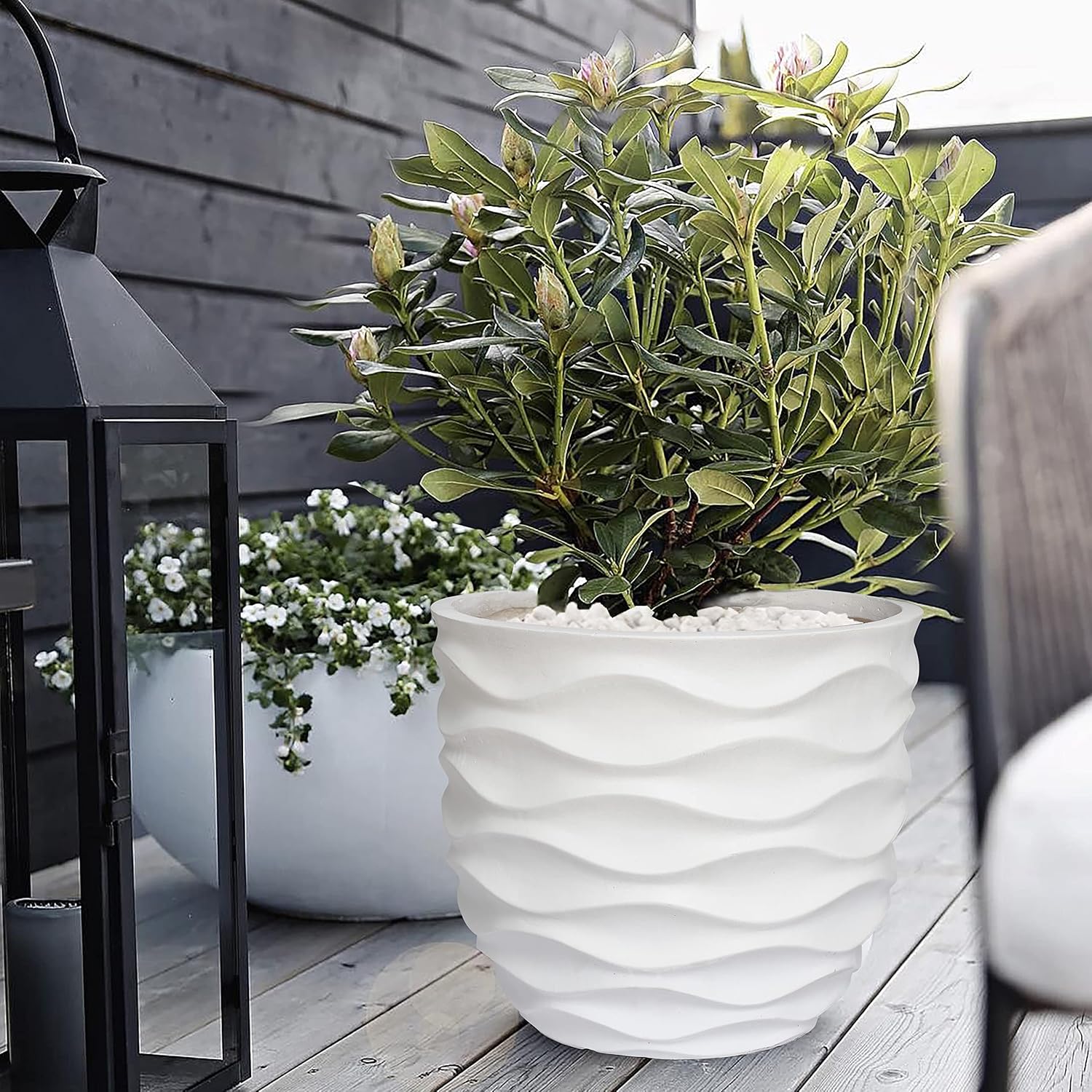 LuxenHome 13.4" D Round Planter, Large Indoor Outdoor Plant Pot with Drainage Hole and Rubber Plug, Flower Pot for Plants, White Horizontal Waves Concrete Planter Pot for Home Garden Patio Porch