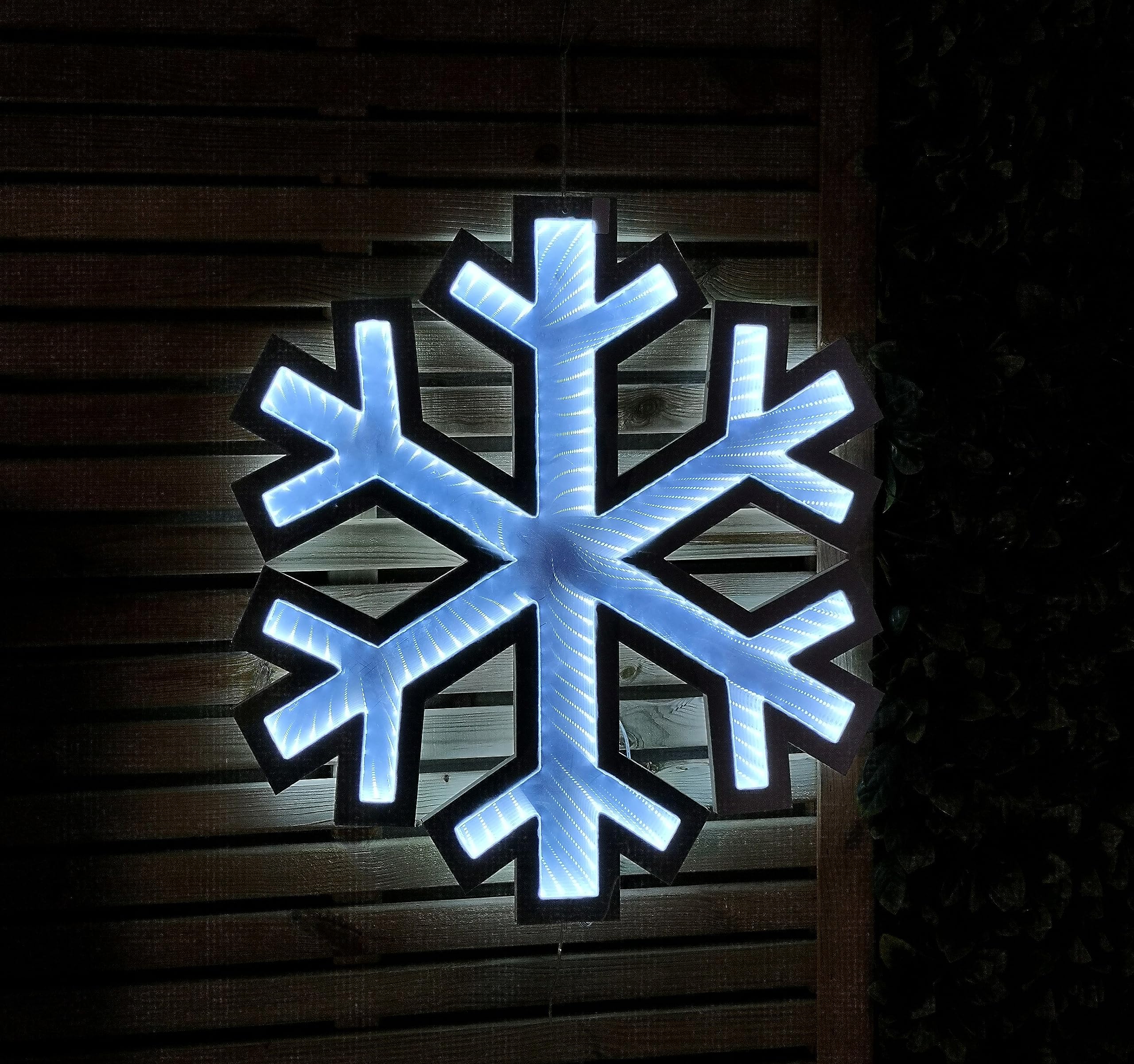 Samuel ALEXANDER 60cm LED Infinity Christmas Light Hanging Snowflake Decoration in Bright White